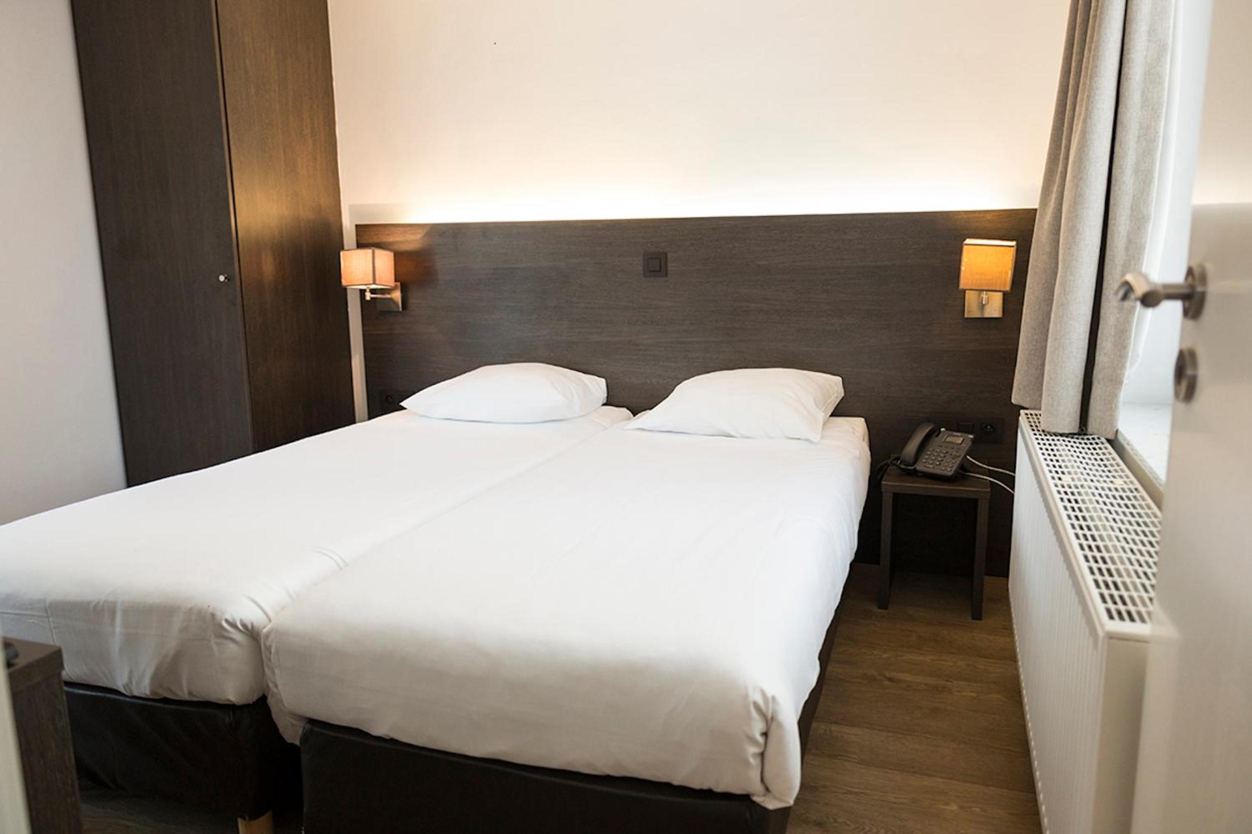 Twin Room - Photo 1