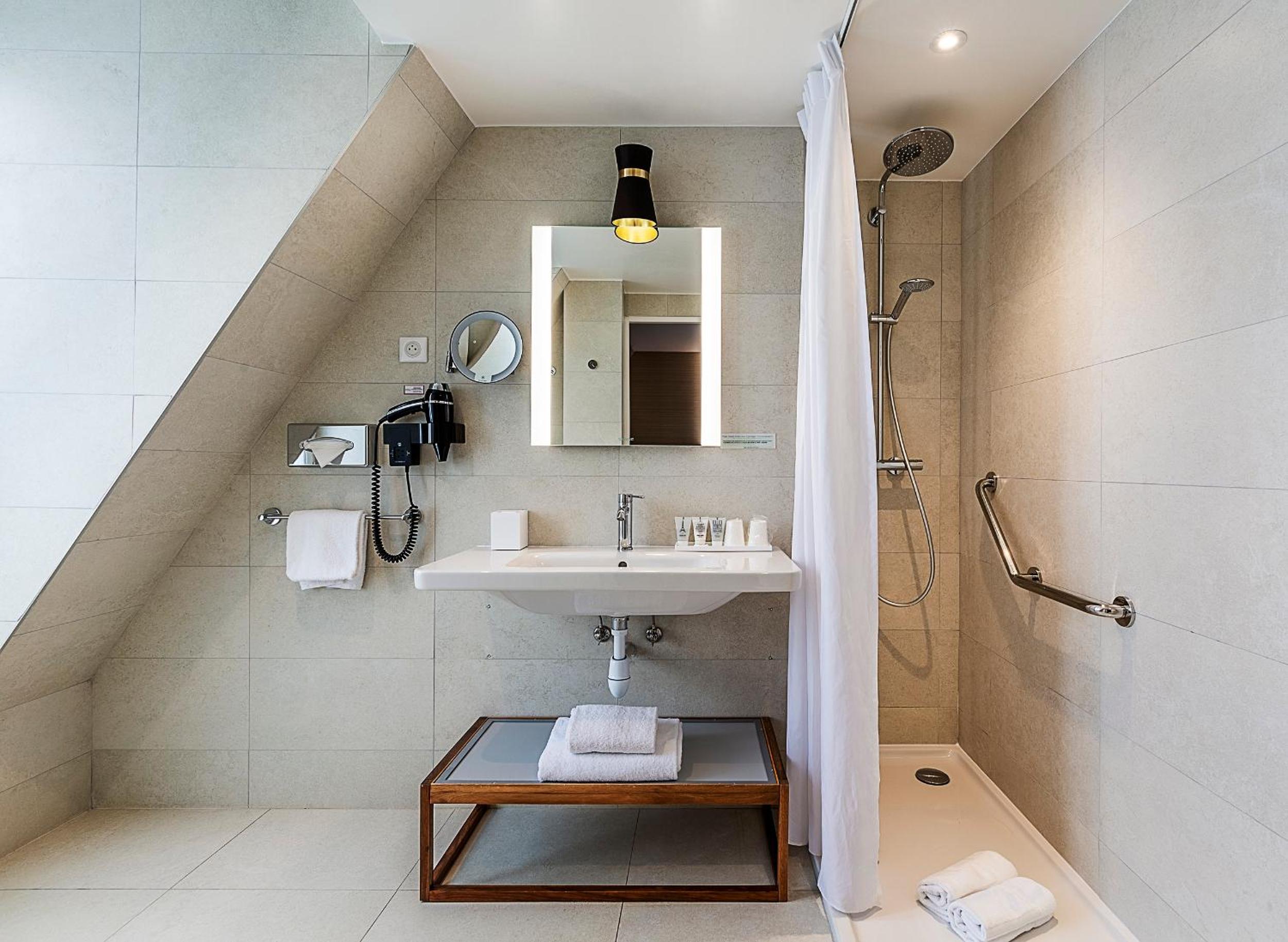 Deluxe Room with Tour Eiffel View photo 3
