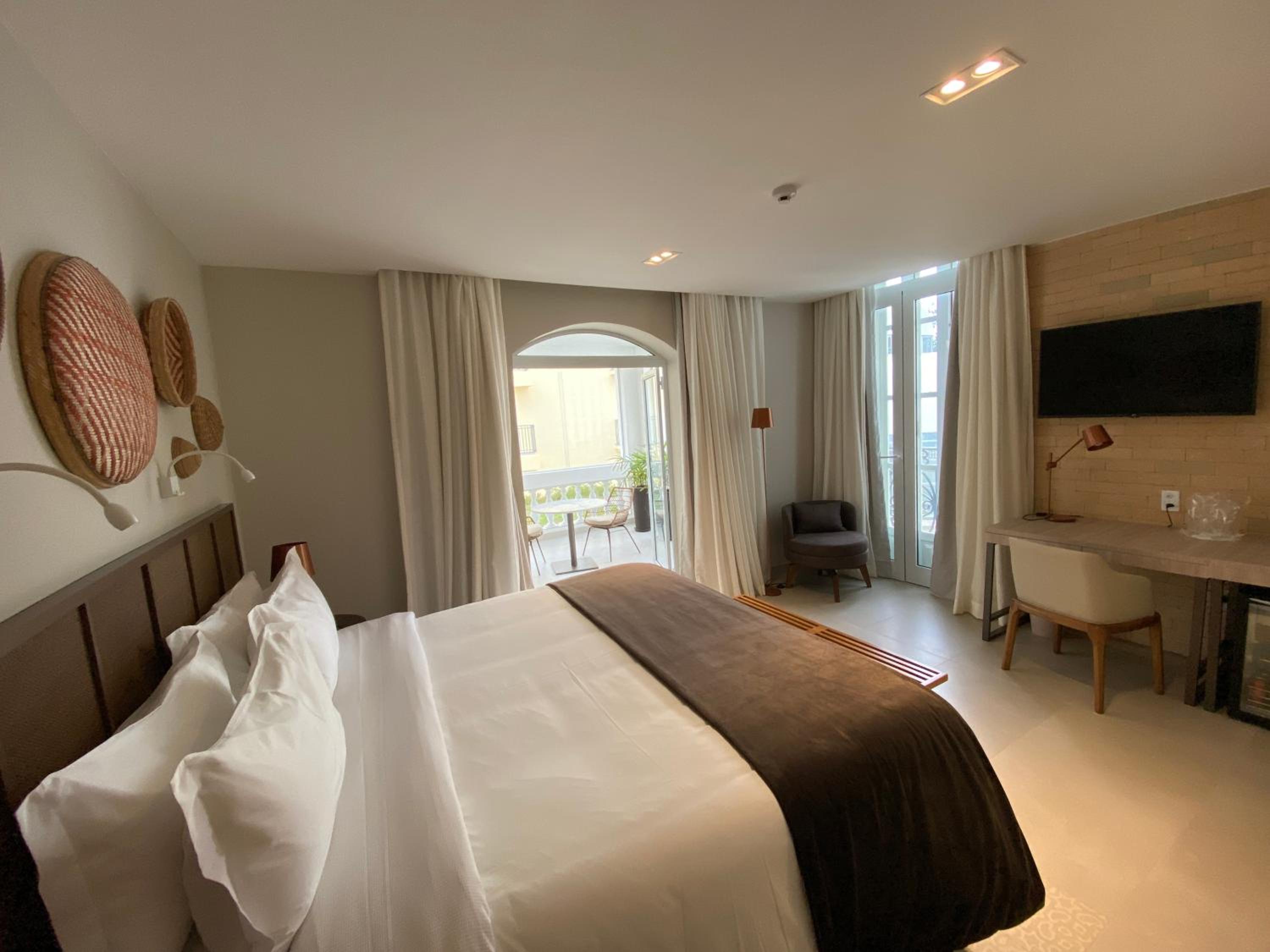 Deluxe Double Room with Bath