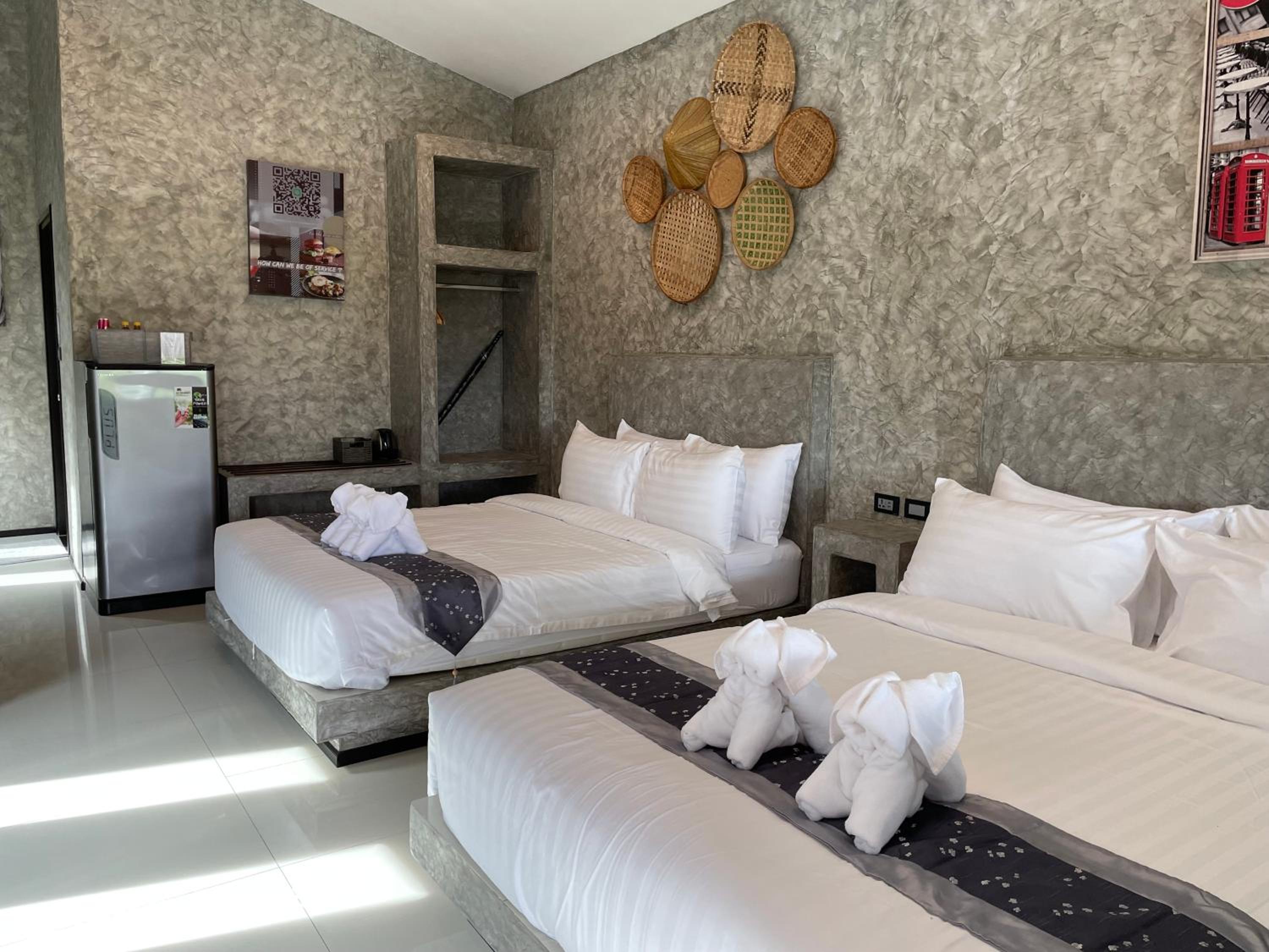 Deluxe Double or Twin Room - Photo 7