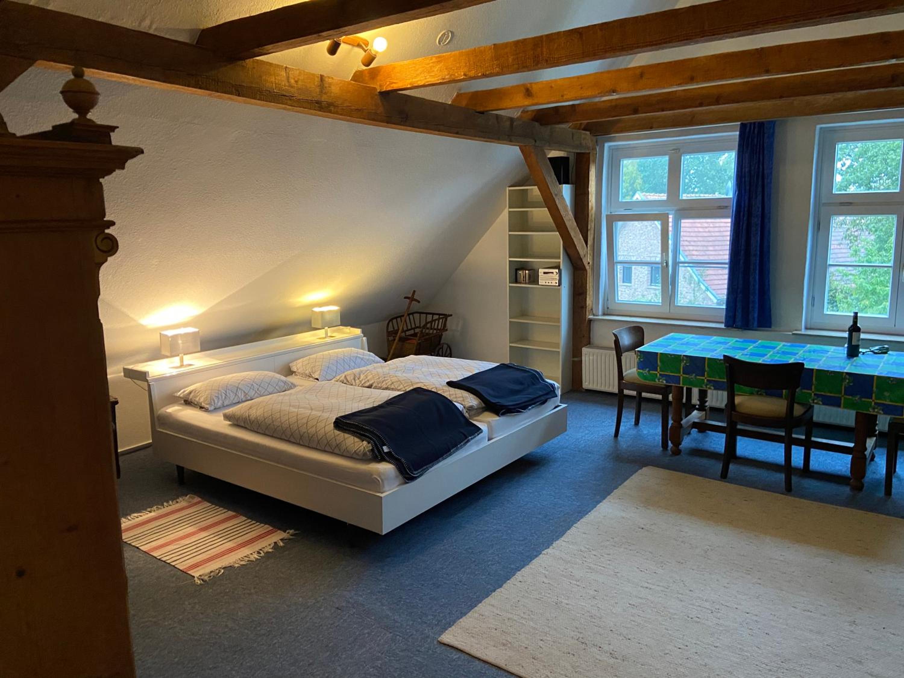 One-Bedroom Apartment photo 1