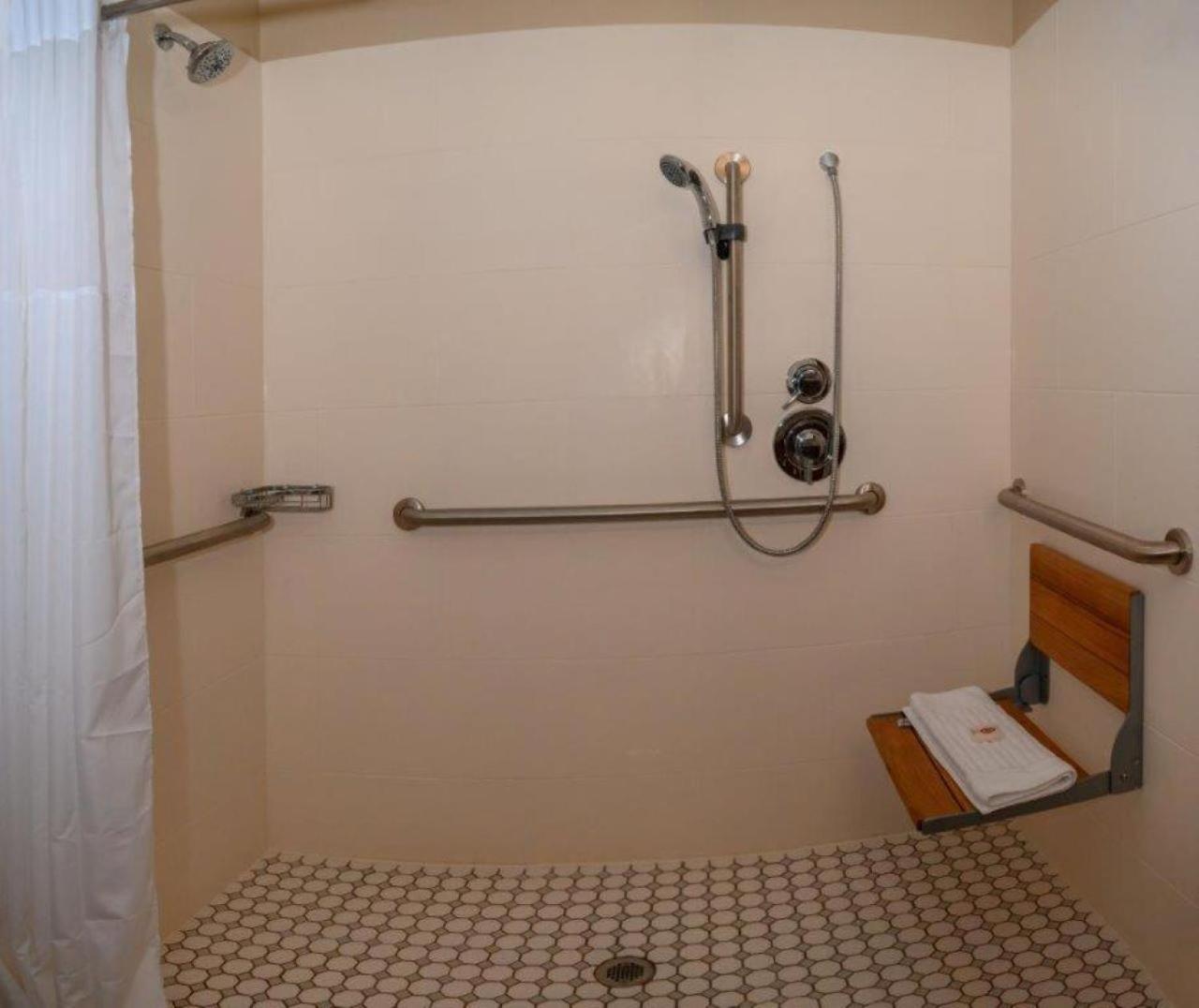 King Room - Disability Access/Non-Smoking - Photo 5