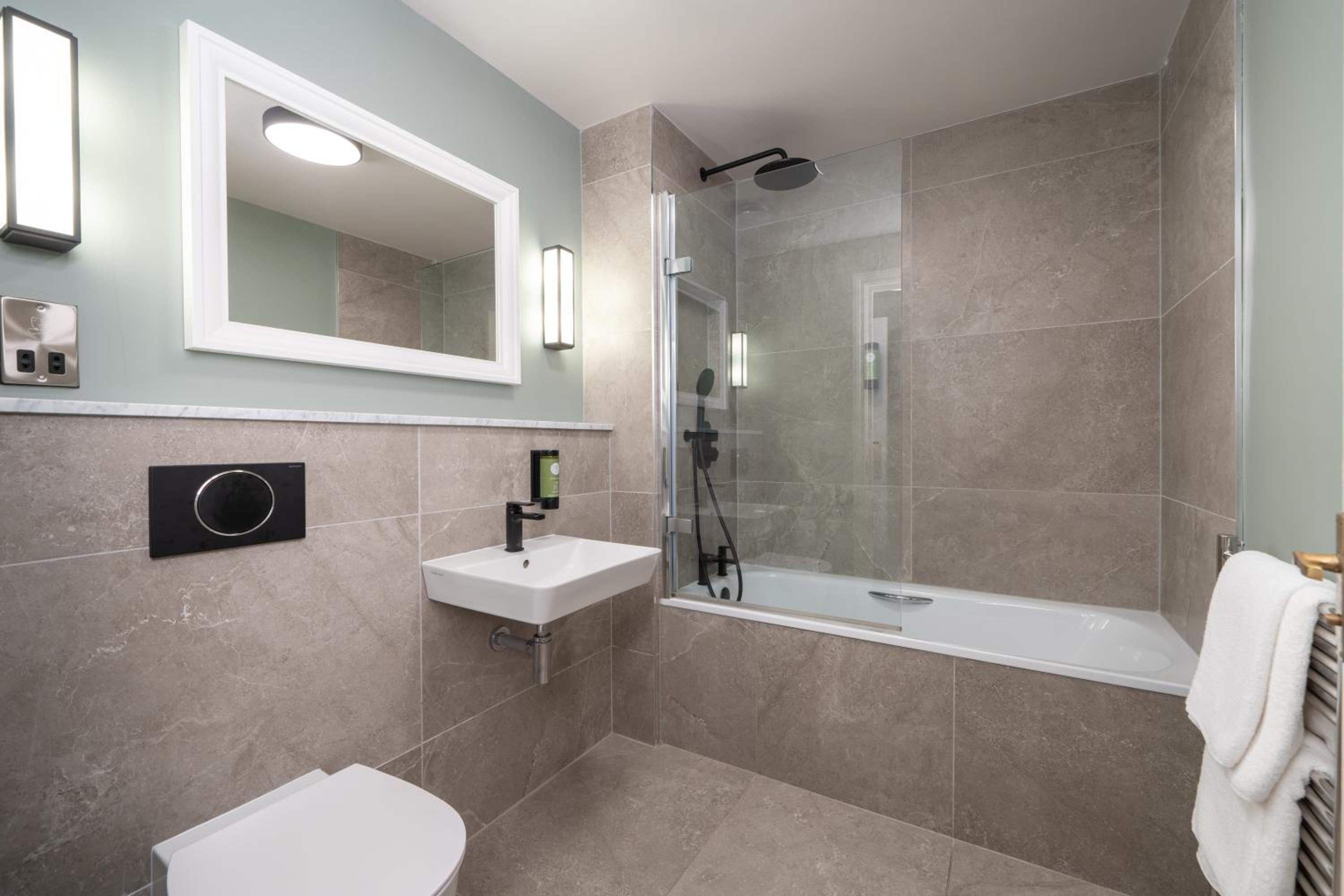 Deluxe Double or Twin Room photo 3