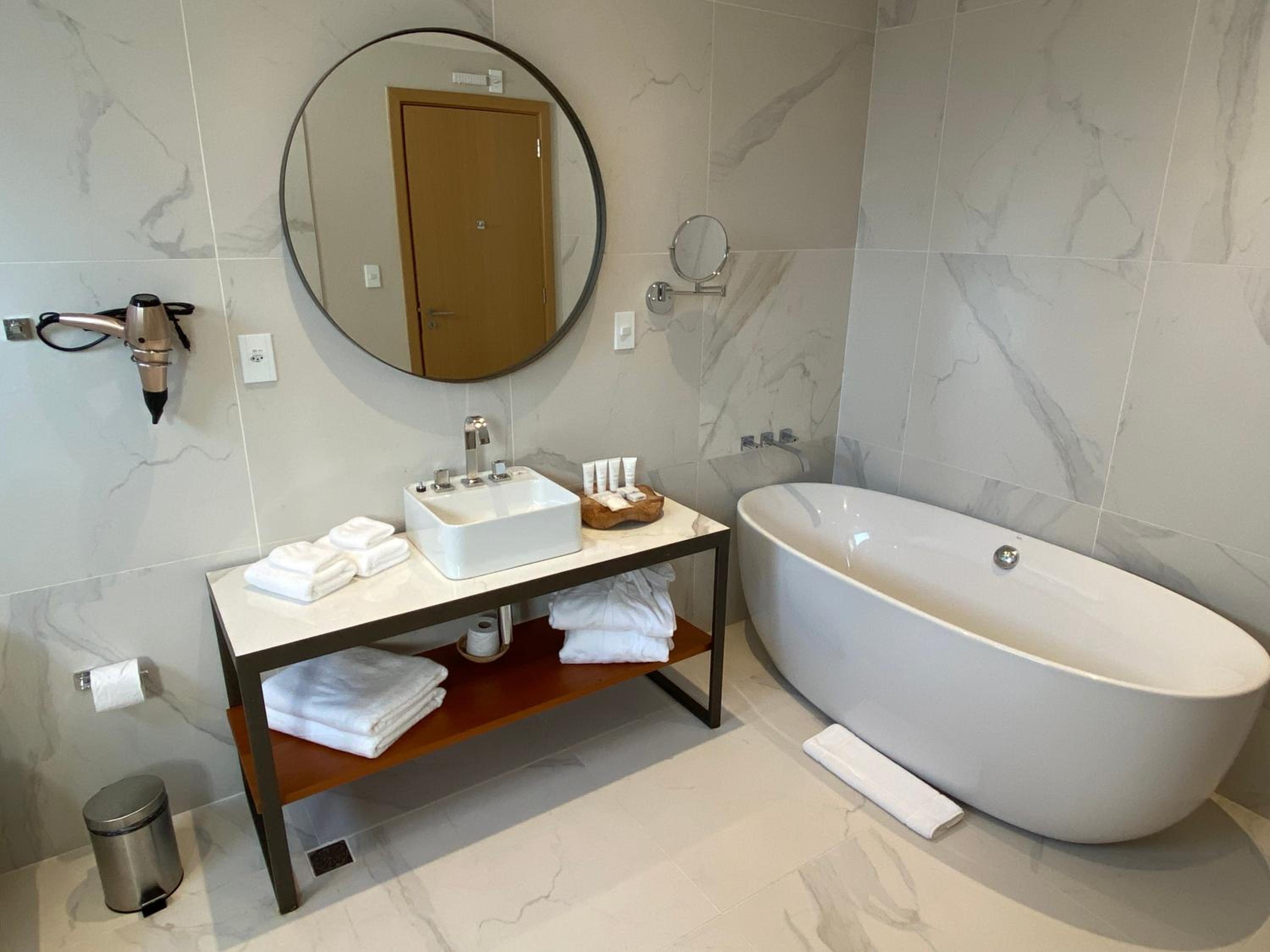 Suite - Photo 2