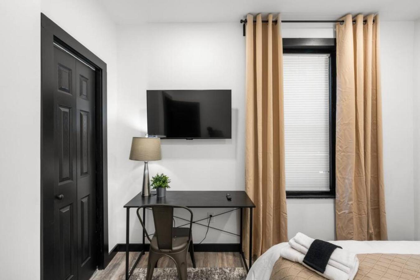 Spacious 3BR, 3BA Philly Retreat for 8 with Free Parking, Foto 20