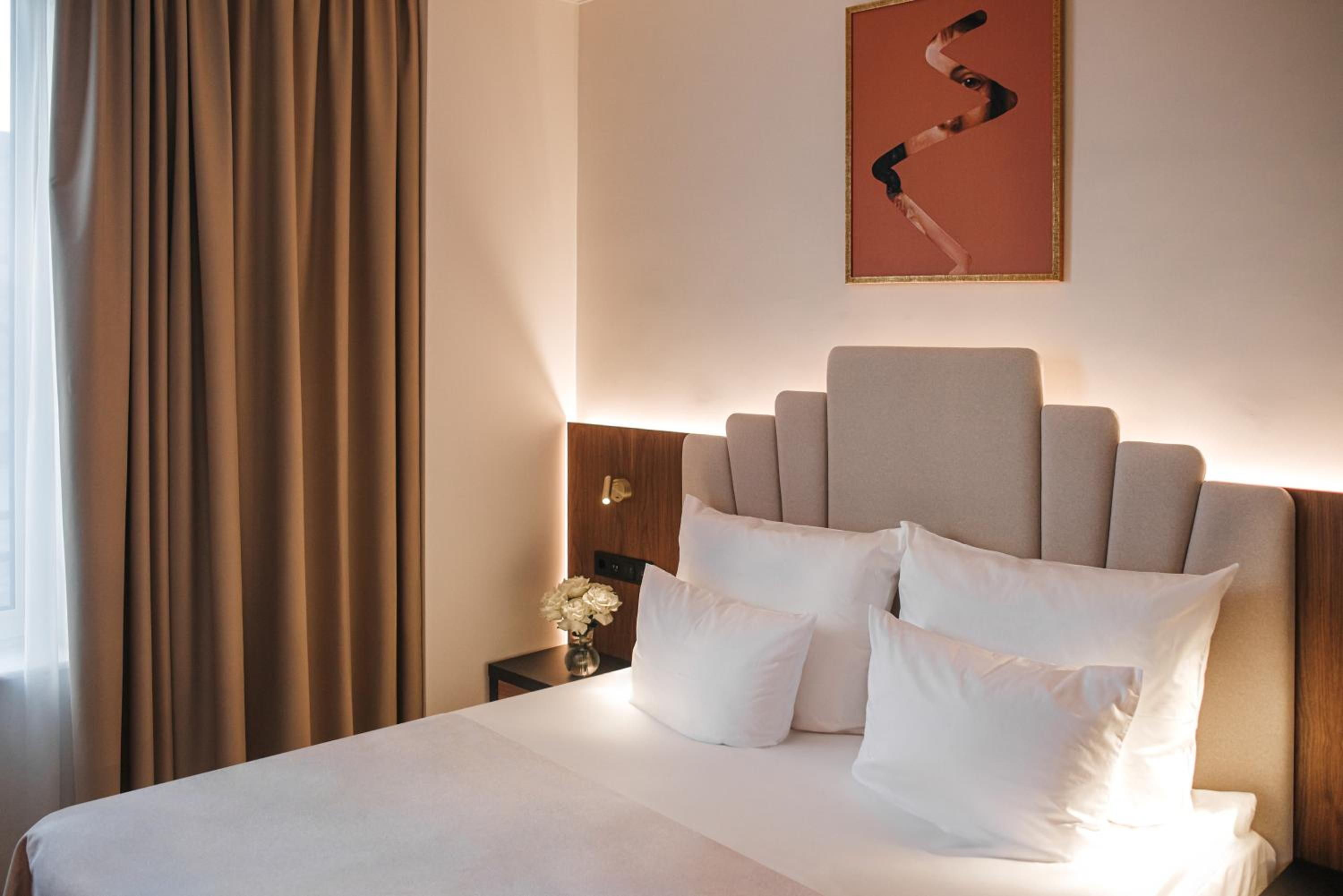 Standard Double Room - Photo 3