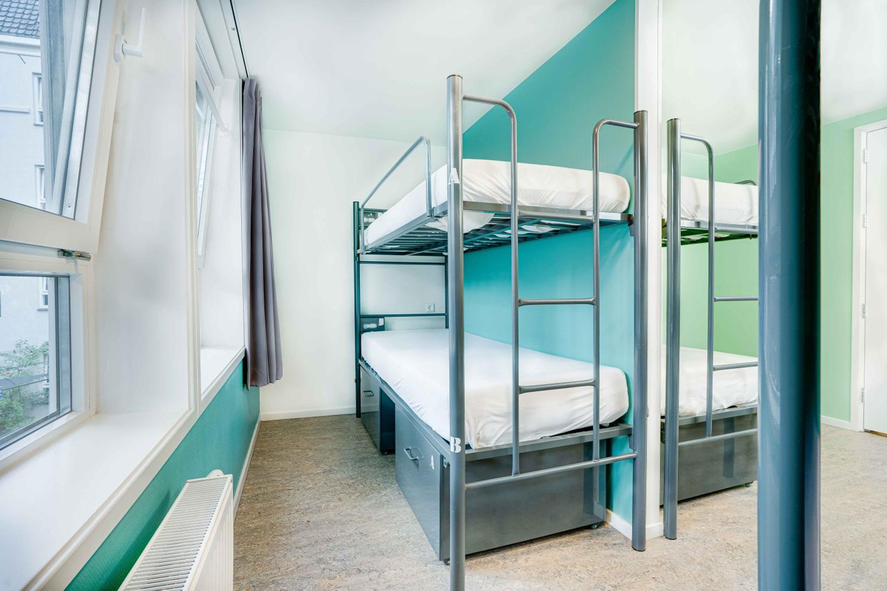 Bed in 8-Bed Mixed Dormitory Room photo 2