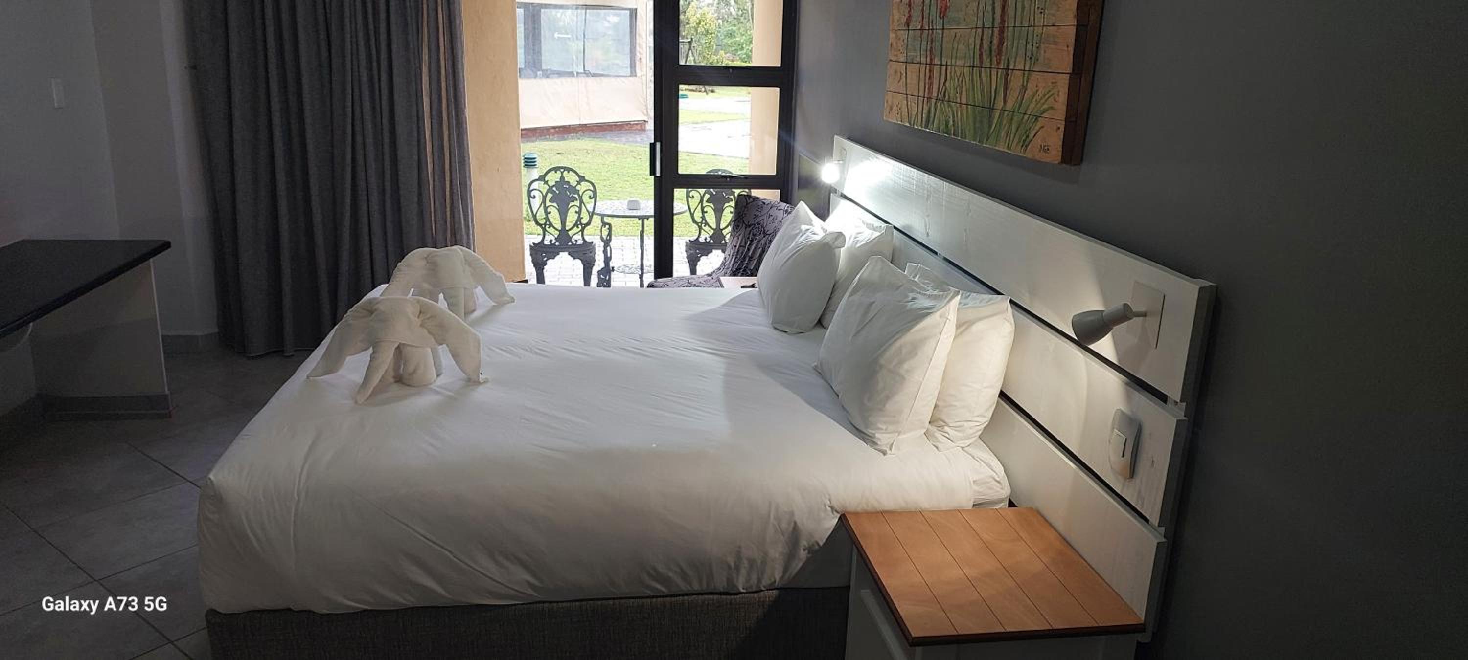 King Room with Balcony photo 3