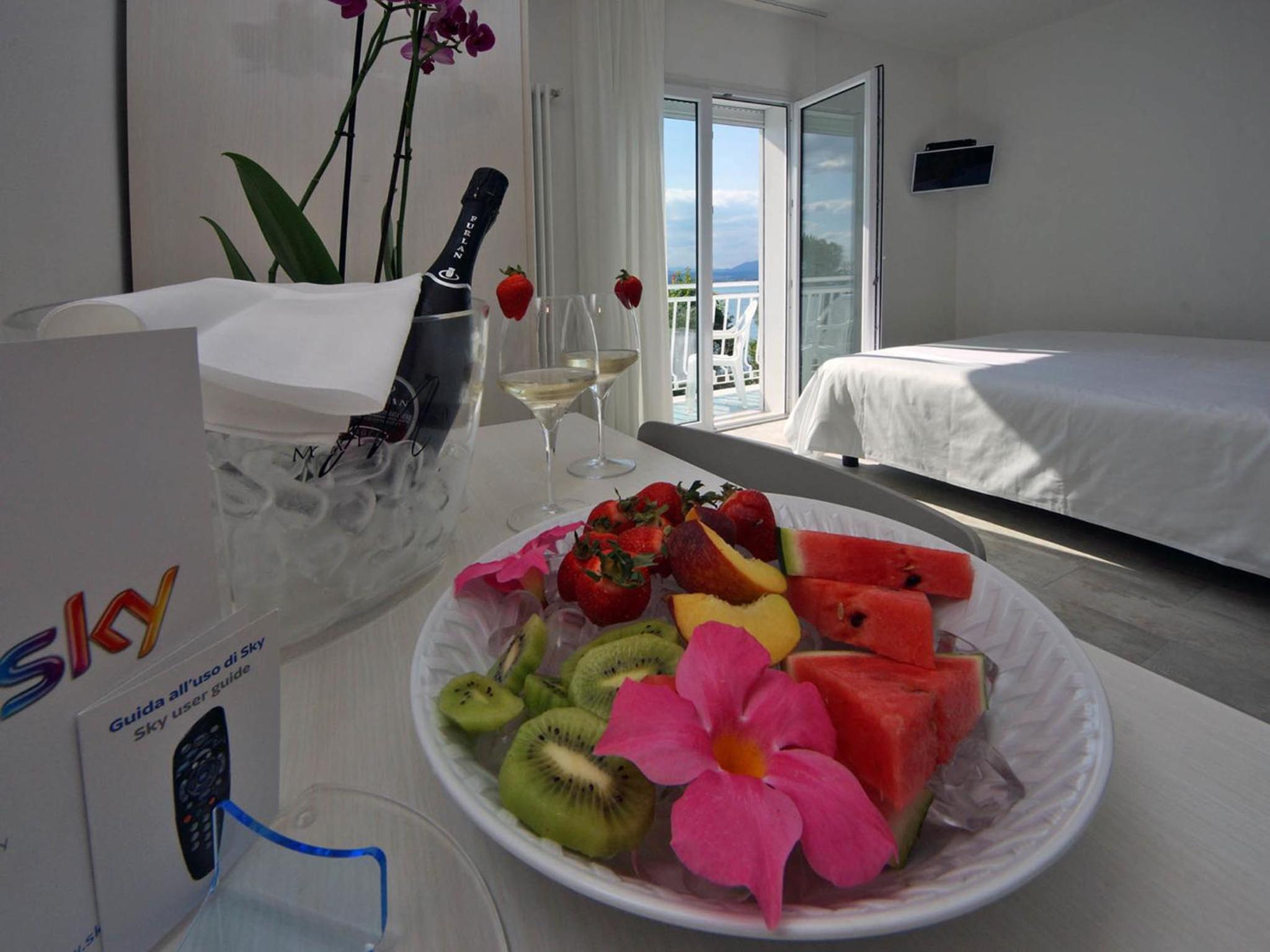 Prestige Room with Balcony and Lake View photo 3