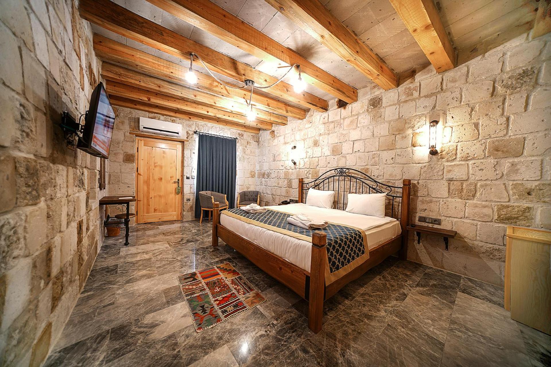Deluxe Double Room - Photo 22