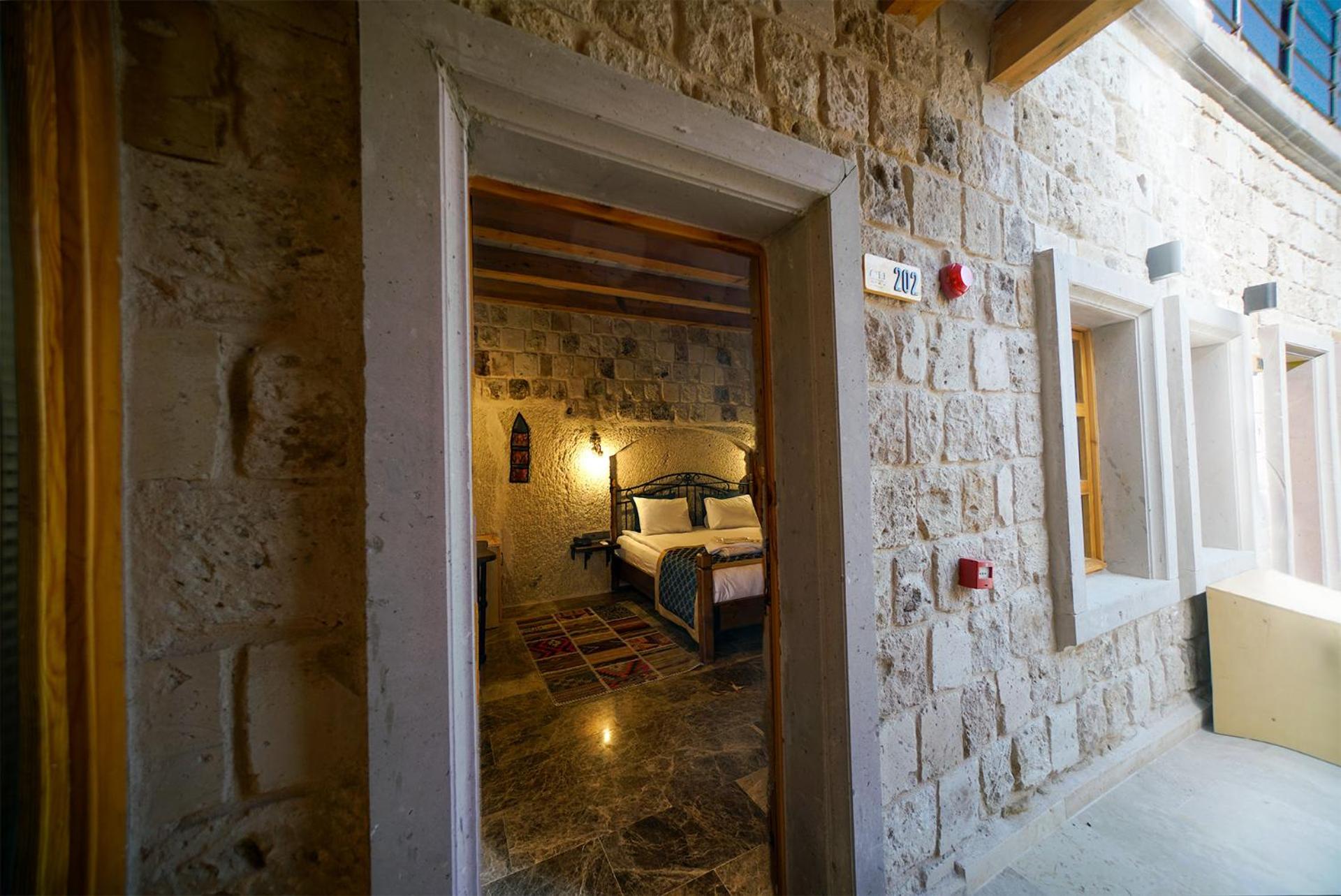 Deluxe Double Room - Photo 21