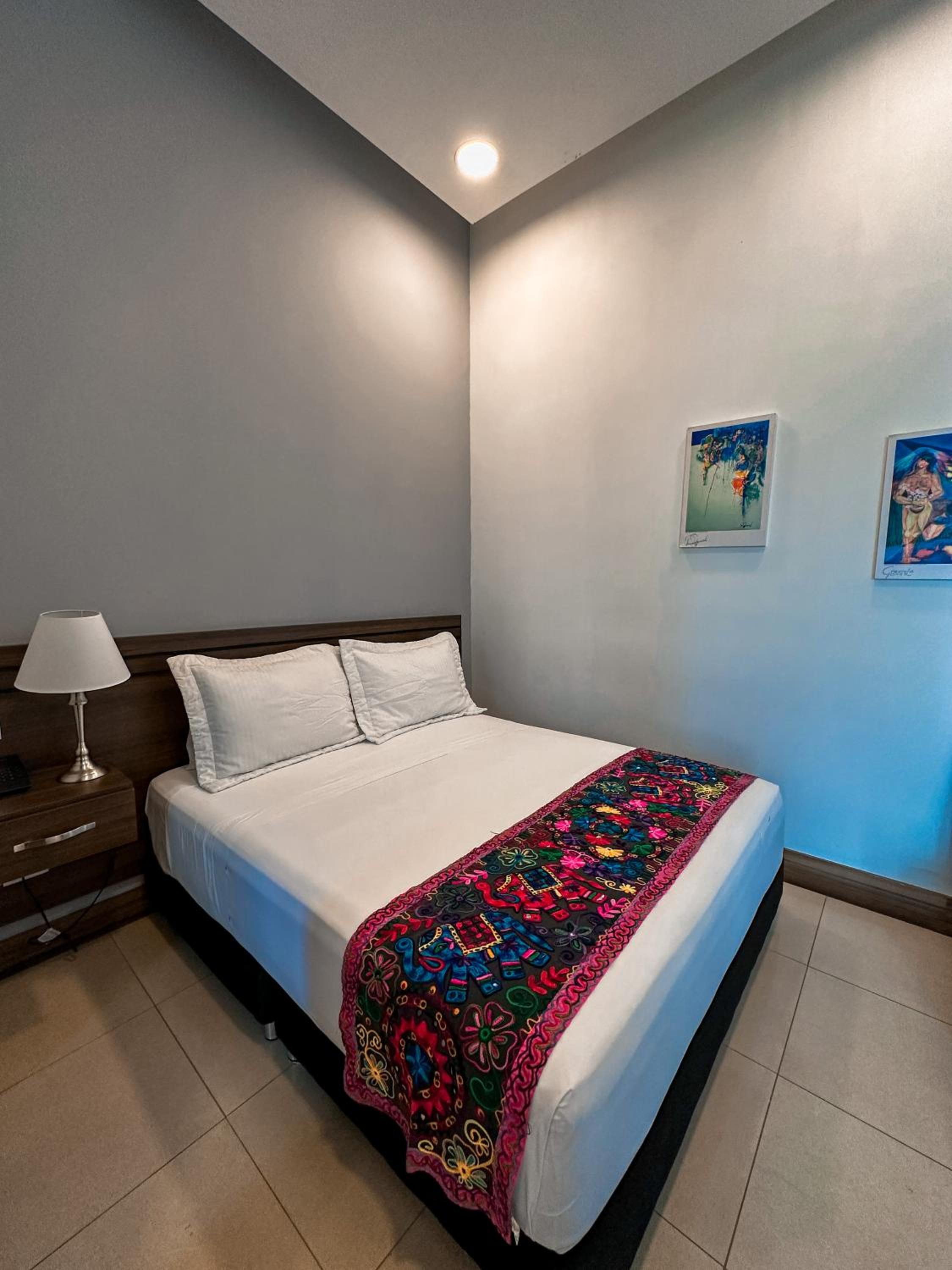 Standard Double Room - Photo 3