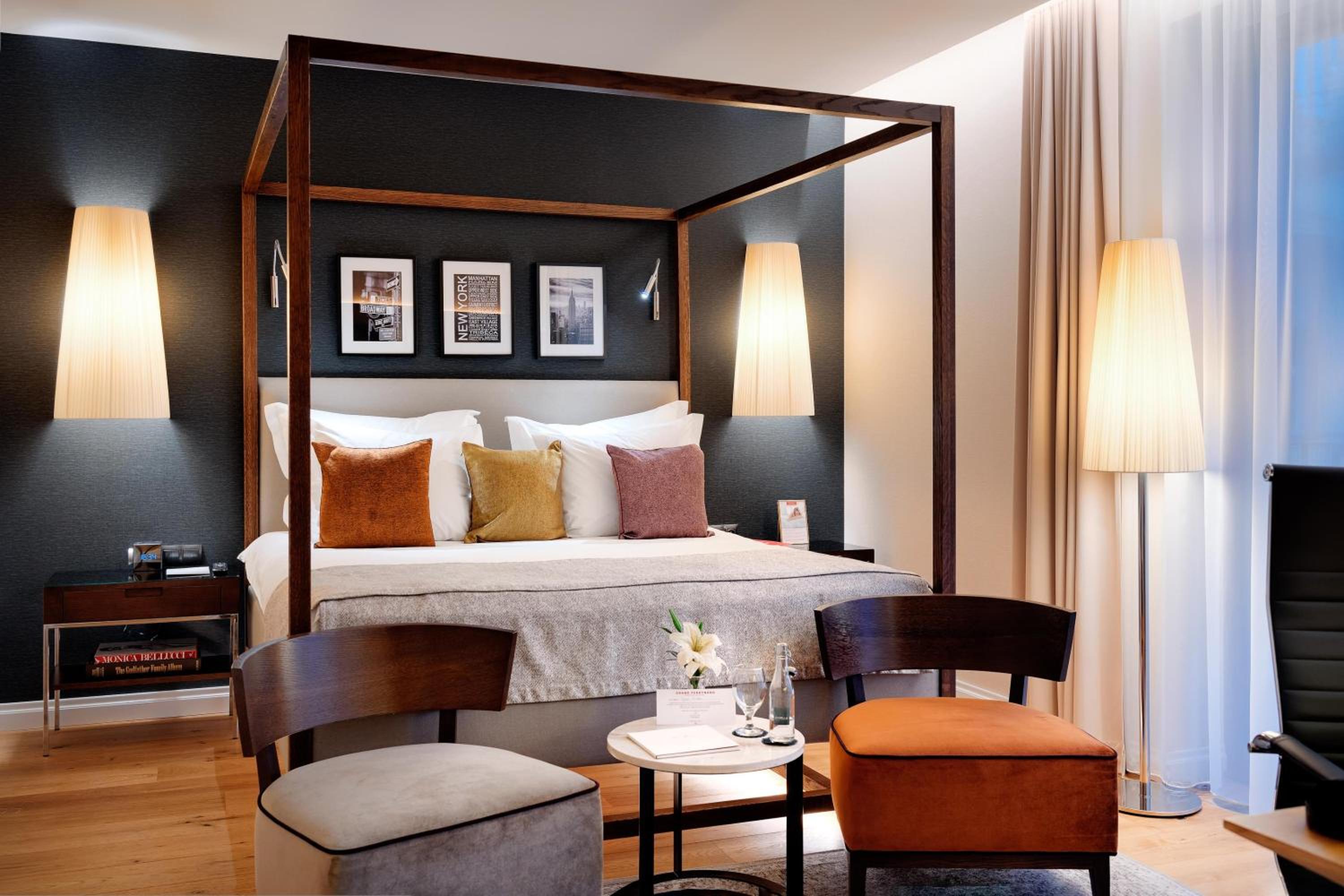 Deluxe King Room - Photo 1