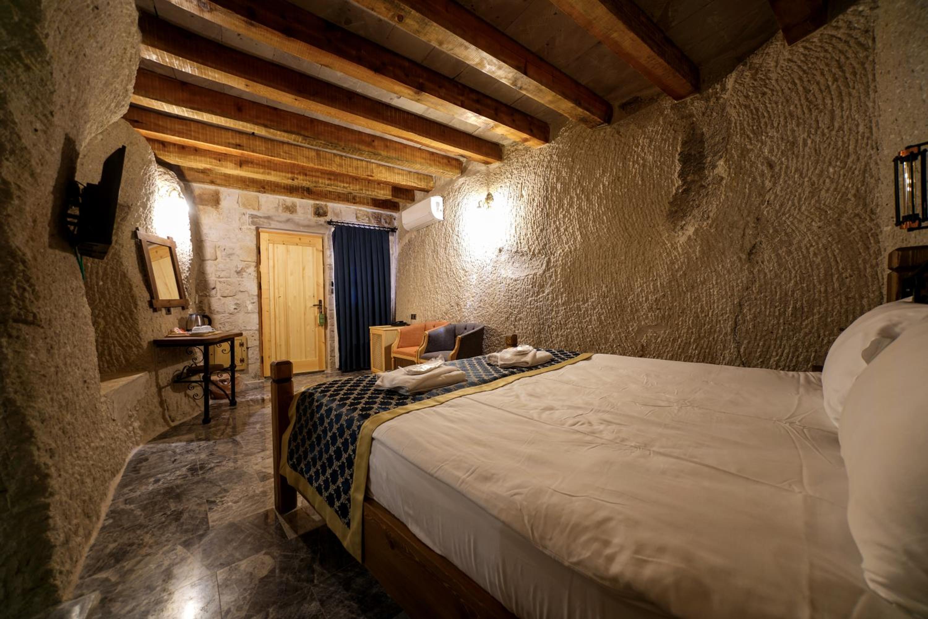 Superior Double Room - Photo 10