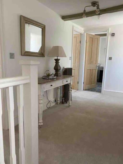 Six-Bedroom House photo 1