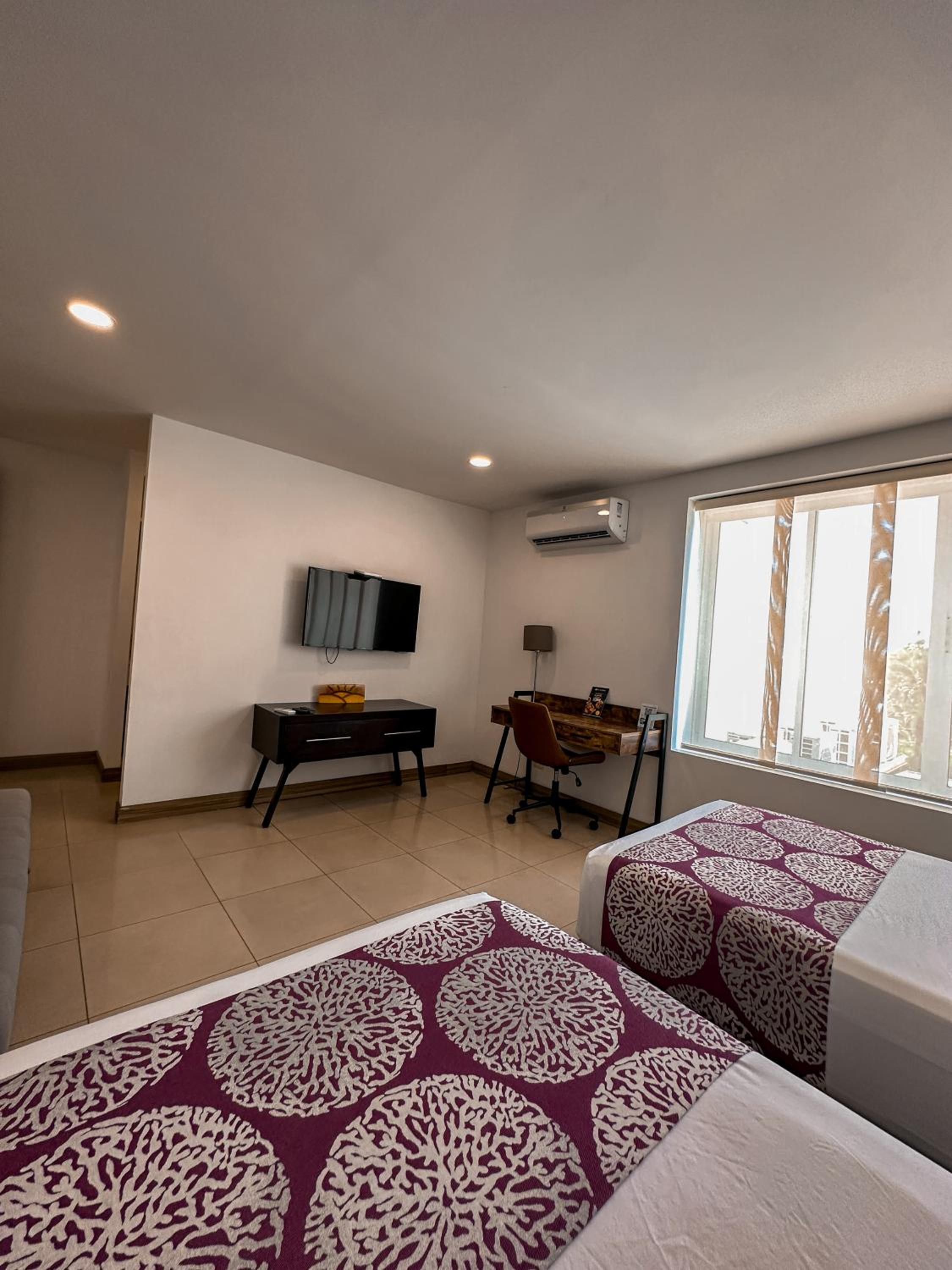 Standard Twin Room - Photo 2