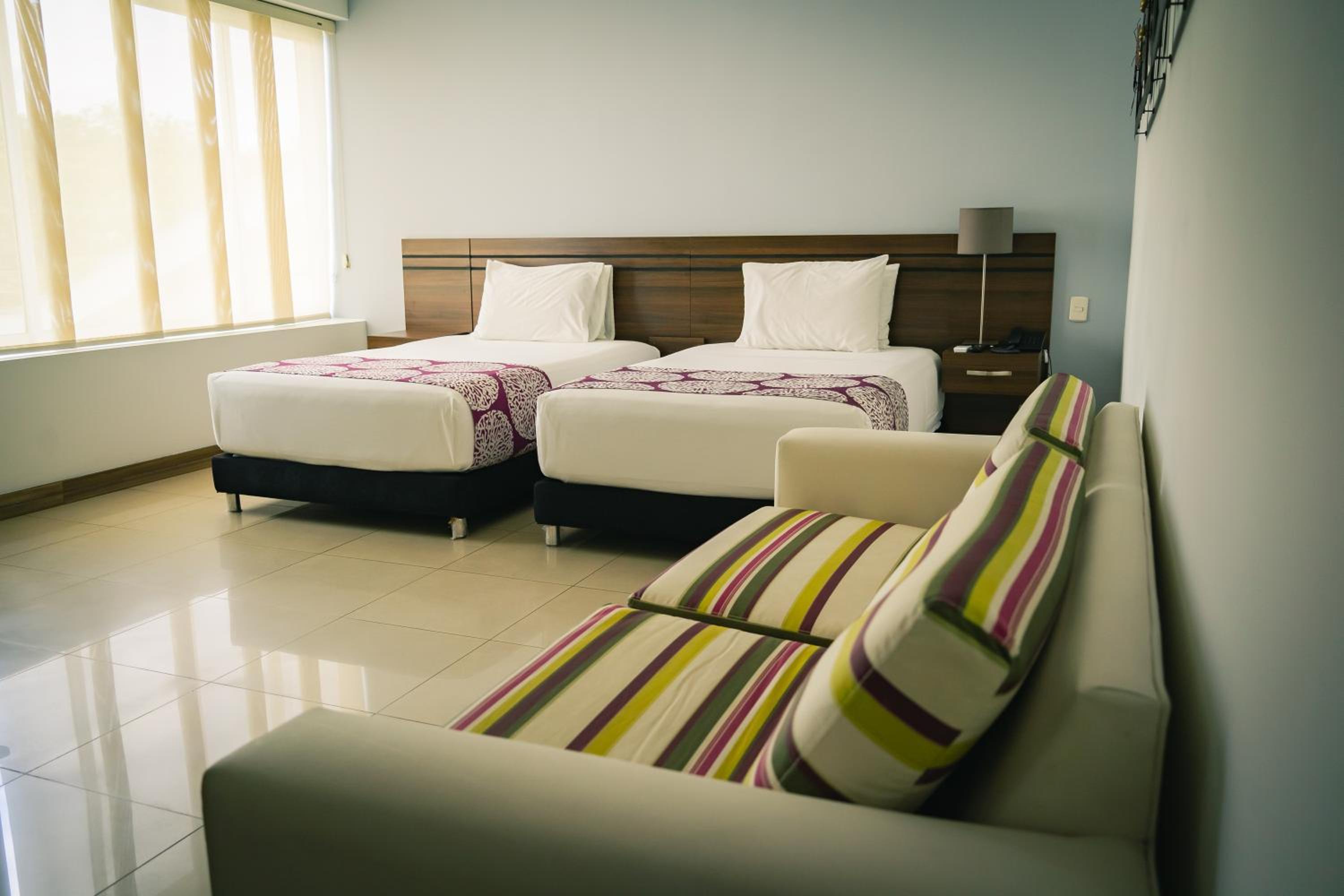Standard Twin Room - Photo 1