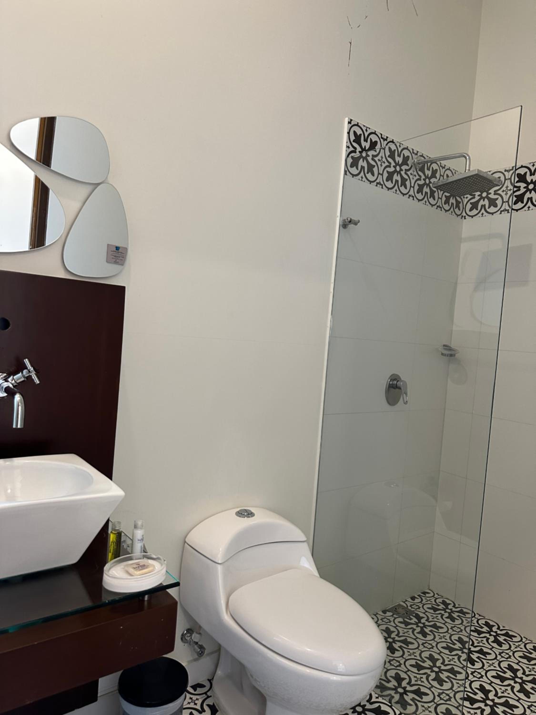 Standard Double Room - Photo 4