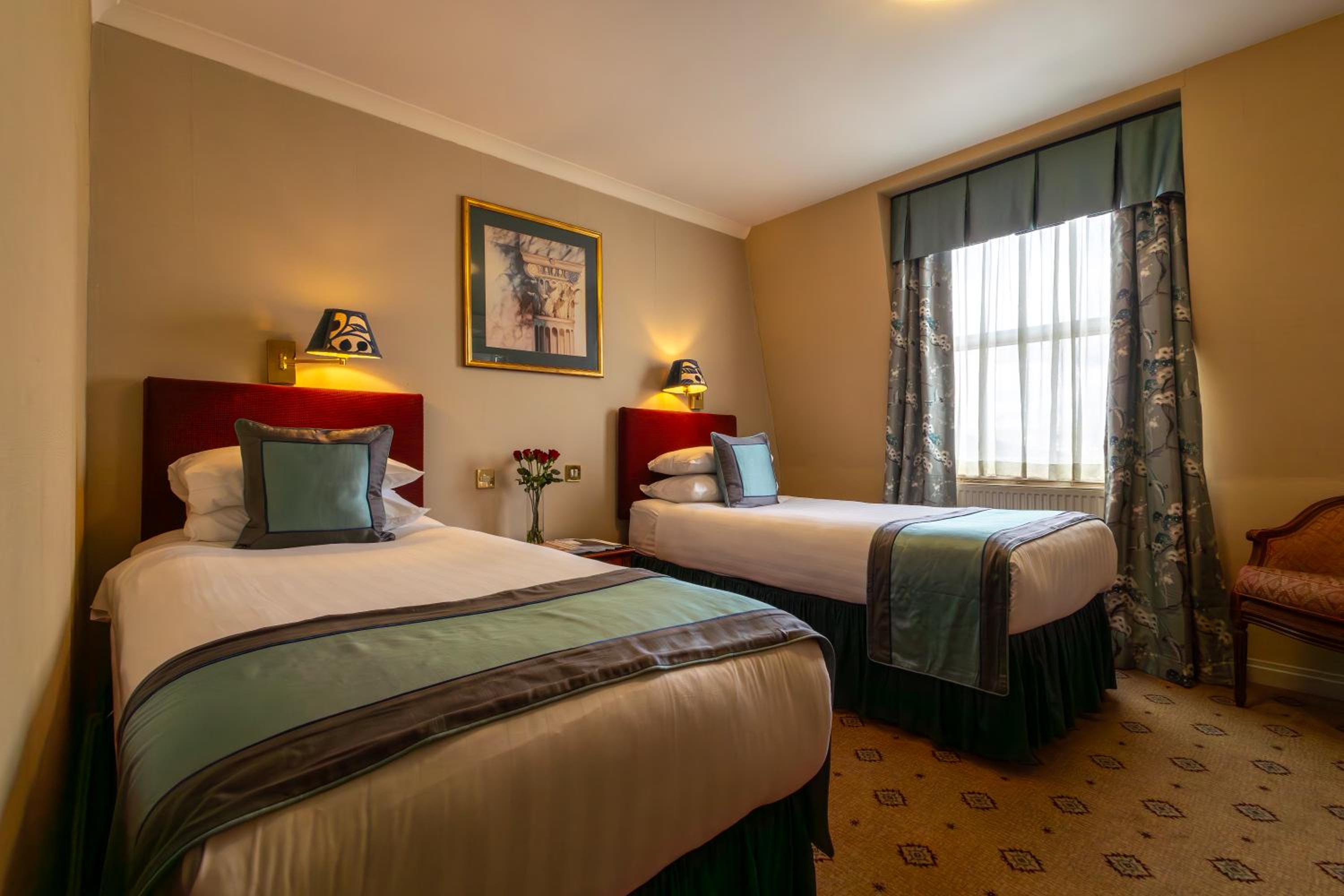 Standard Twin Room photo 2