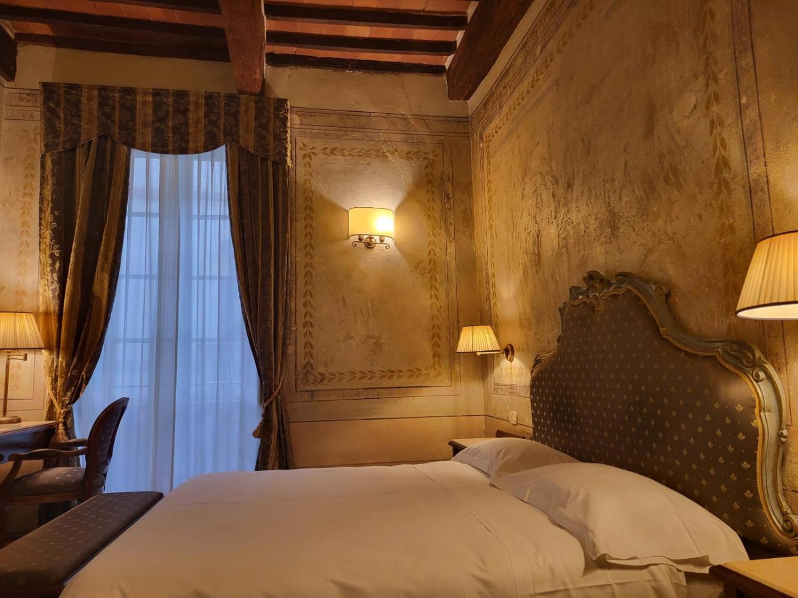 Double Room - Photo 10
