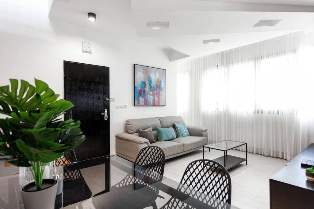 Three-Bedroom Apartment with Balcony