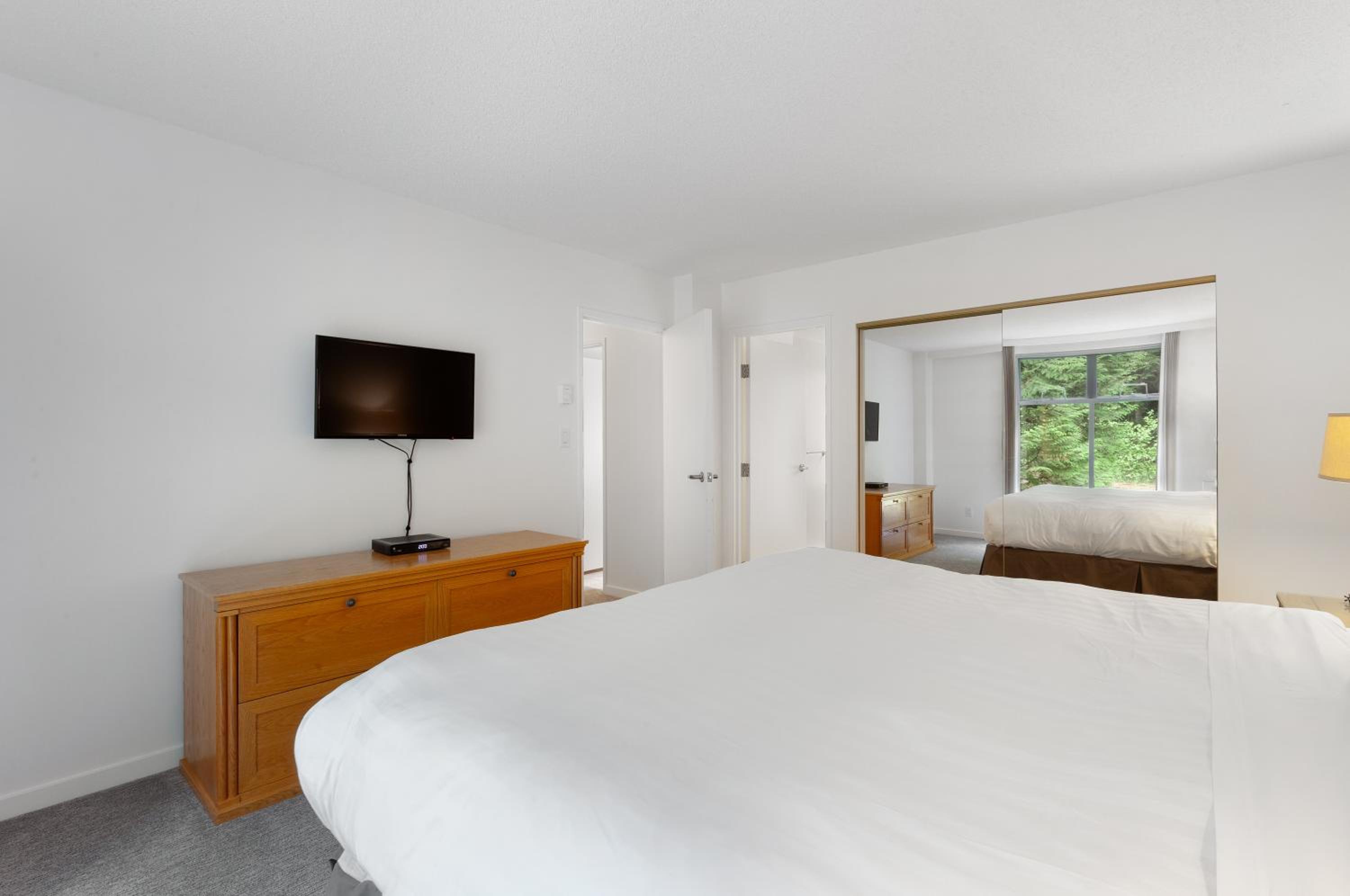 Condo, 2 Bedrooms (Unit 320)