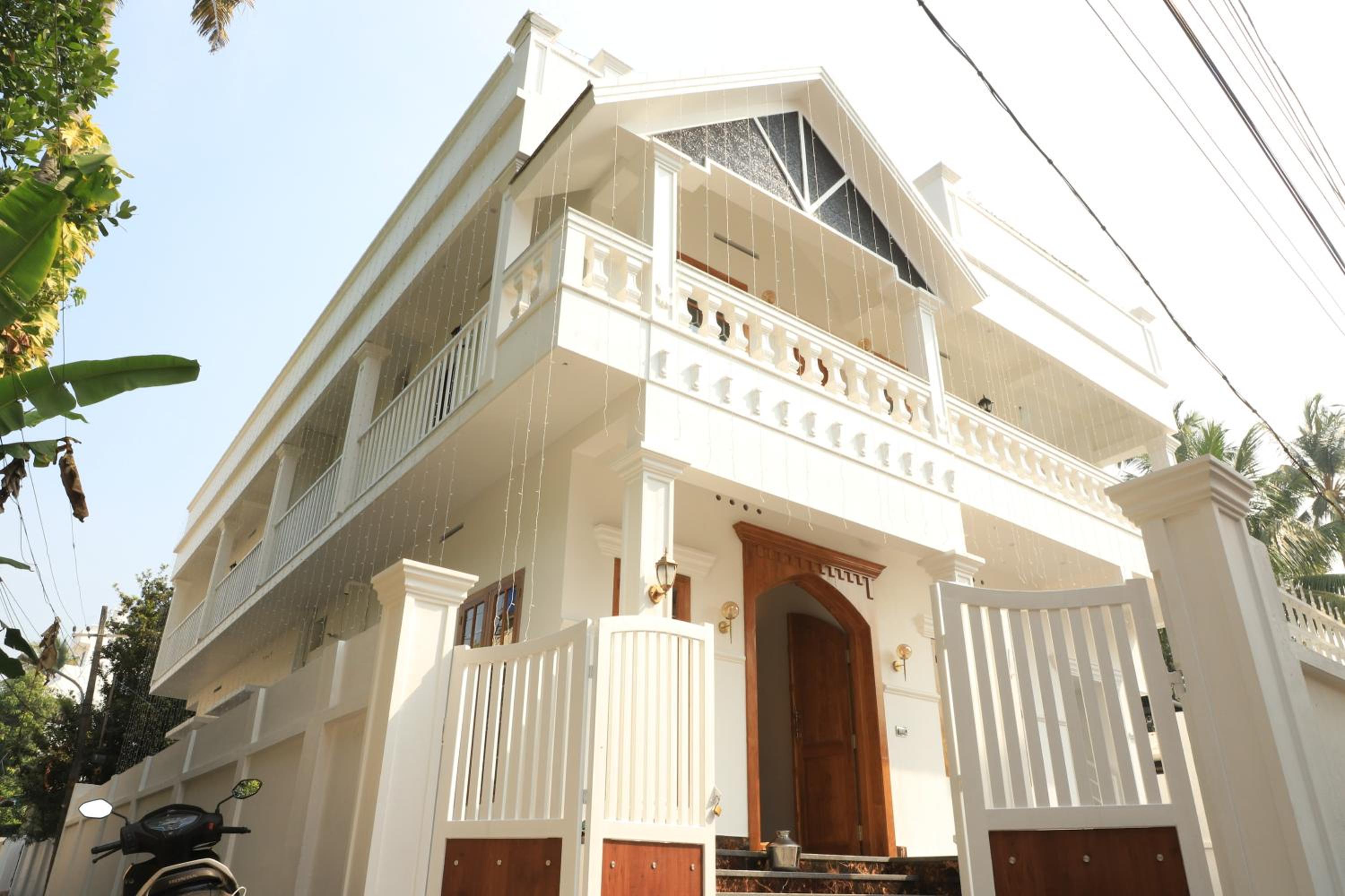Apartment with Balcony photo 1