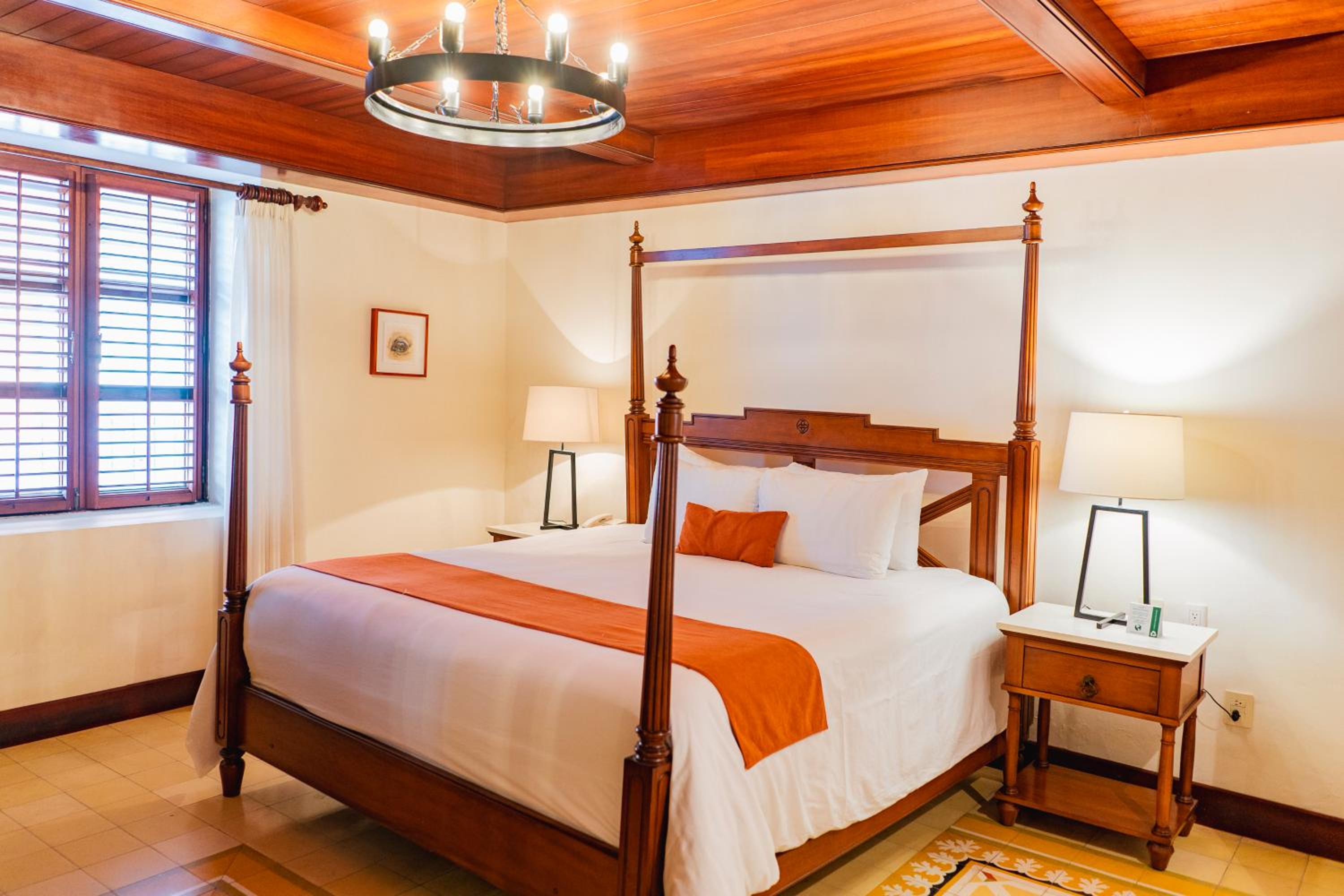 Standard Suite - Photo 1