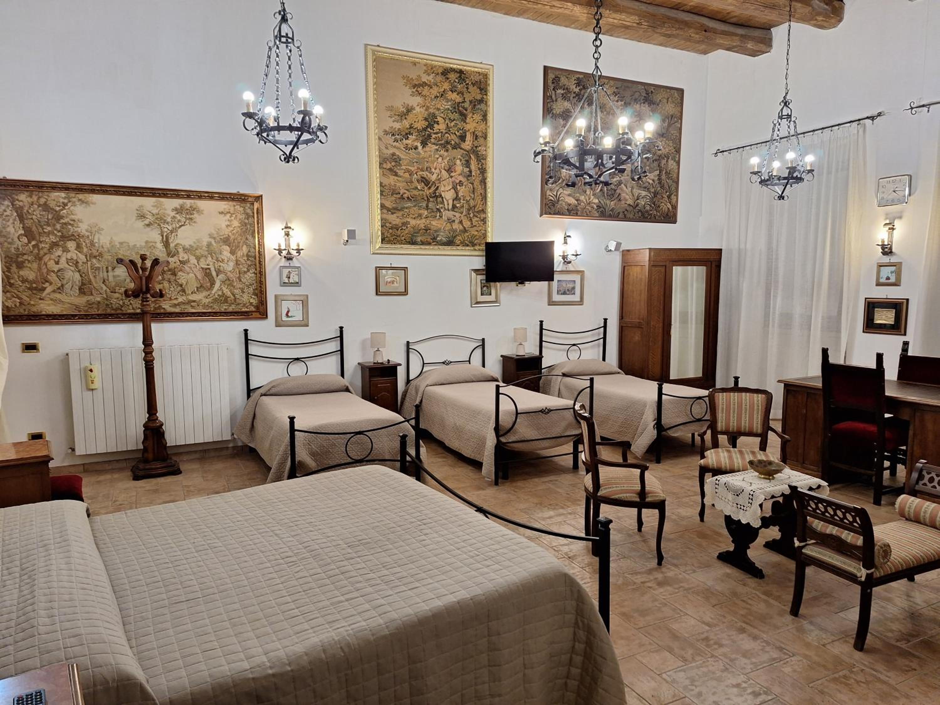 Family Room - Photo 45