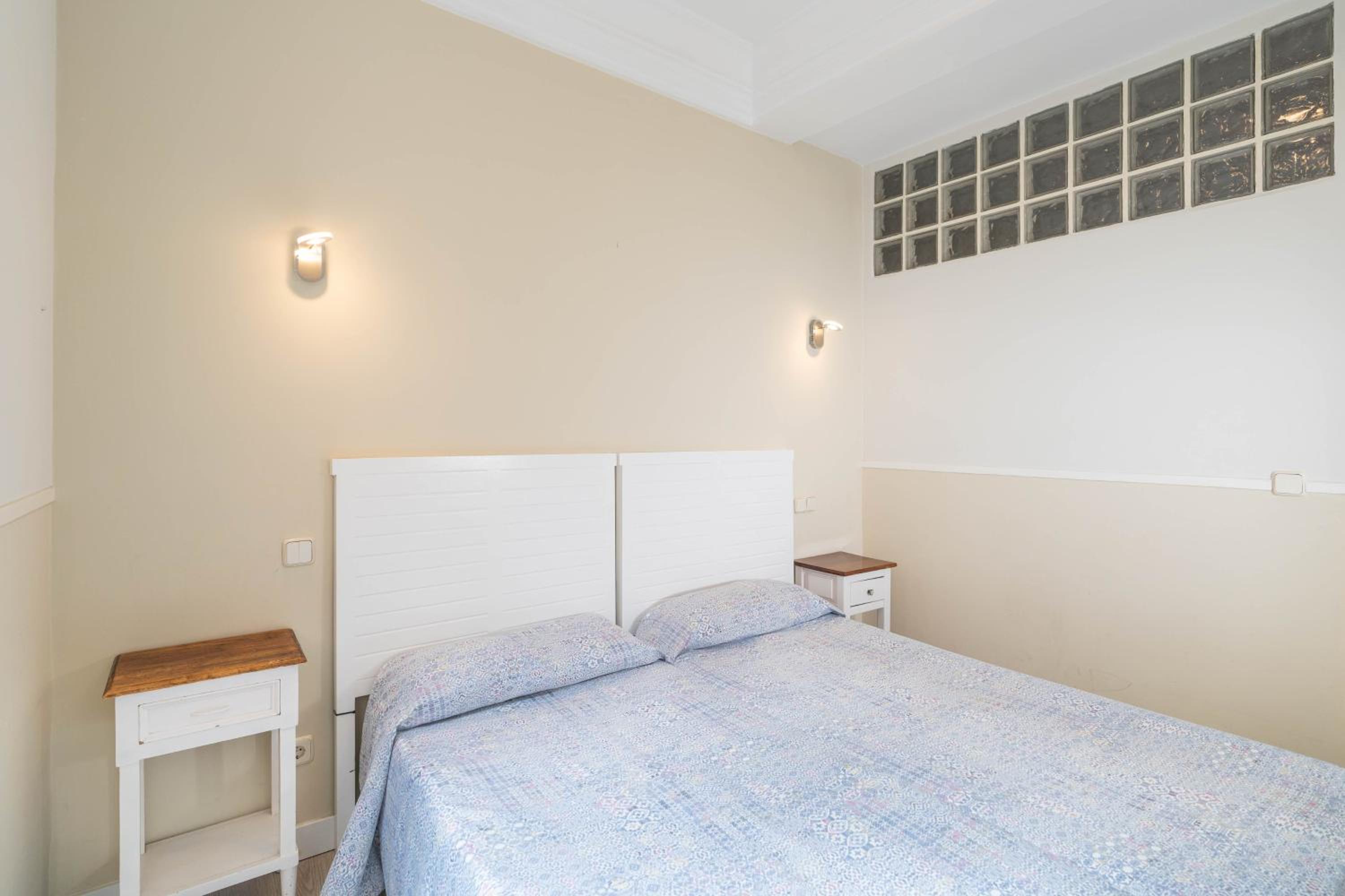 Three-Bedroom Apartment without Terrace - Photo 13