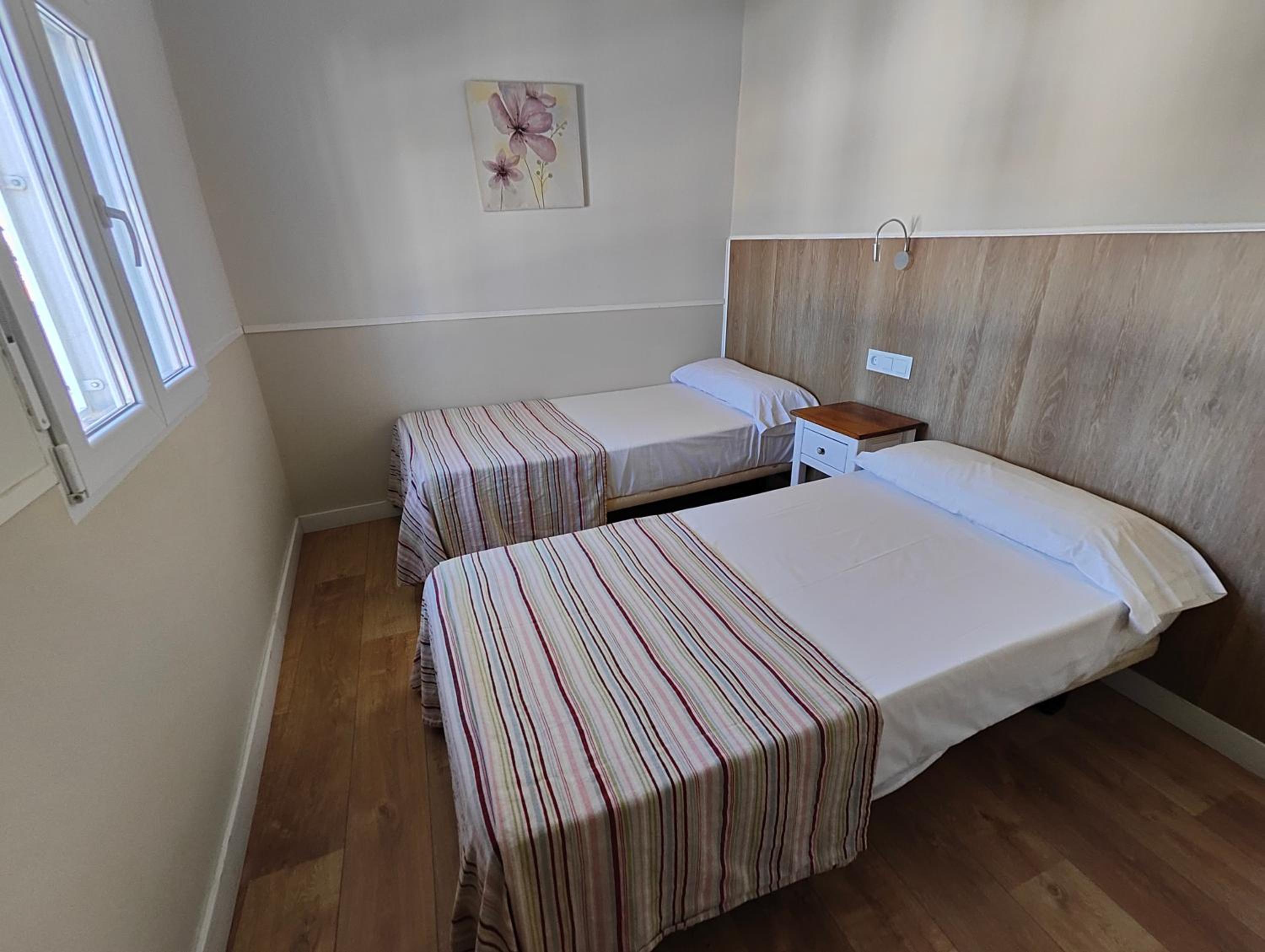 Two-Bedroom Apartment without Terrace - Photo 2