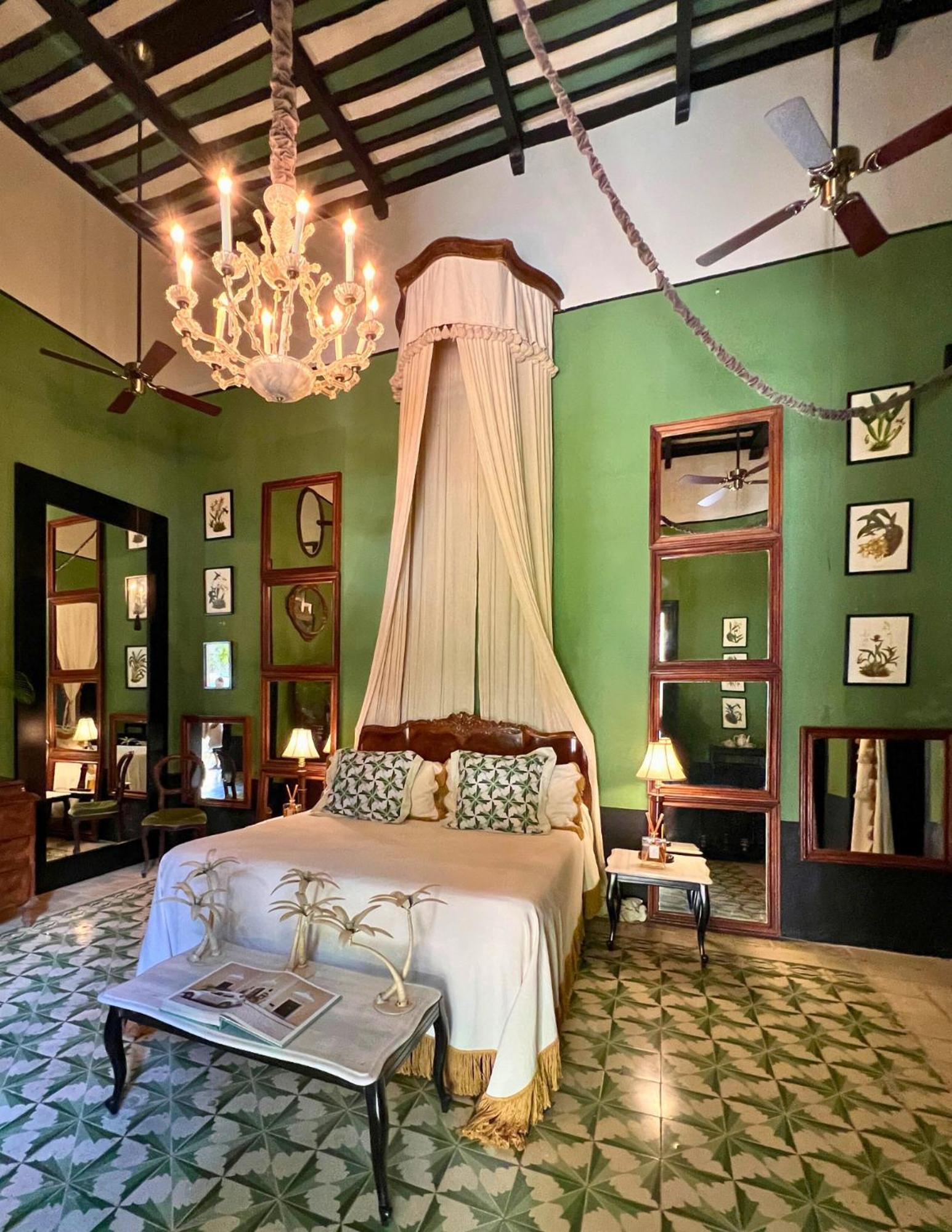 Standard Queen Room photo 3
