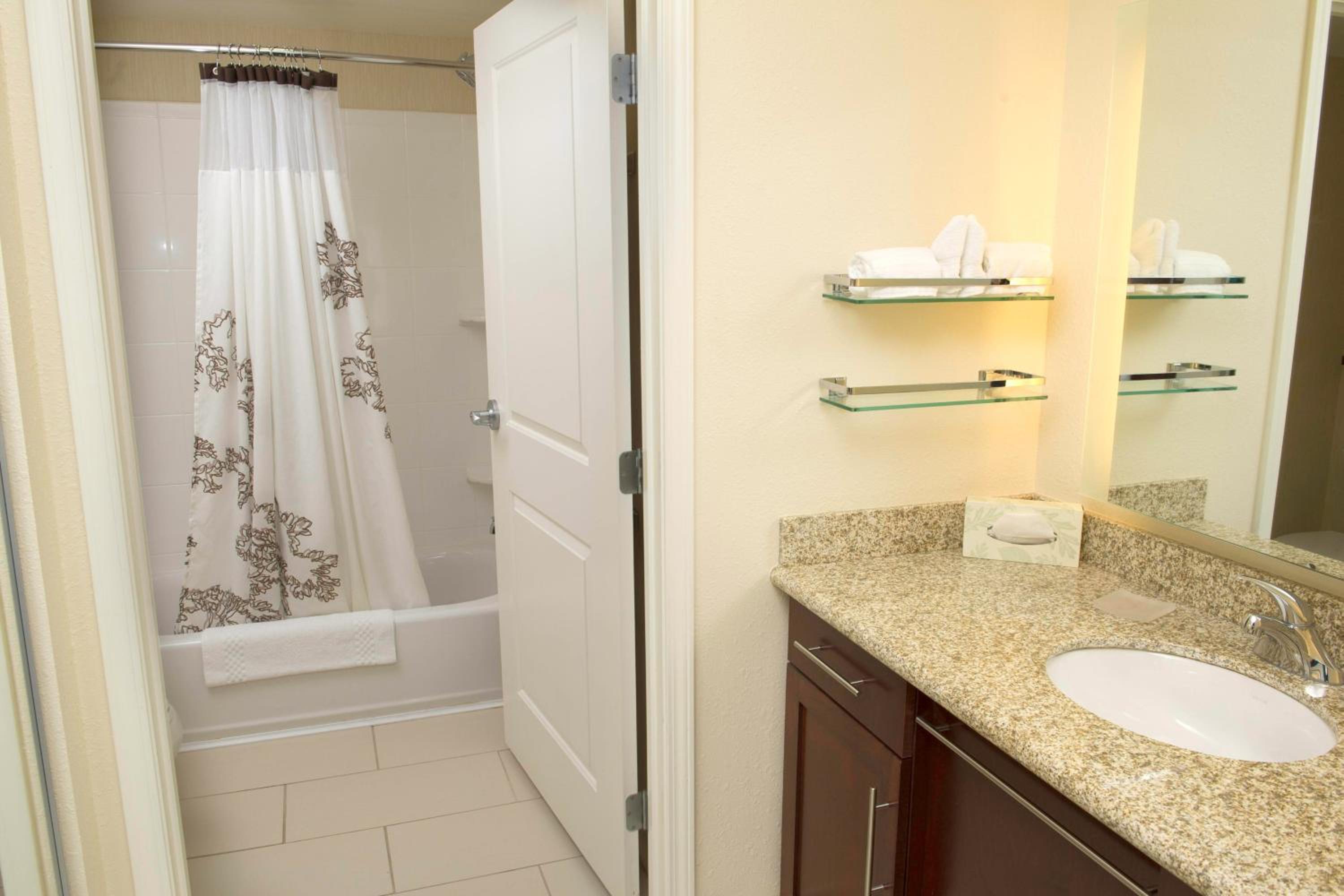 Two-Bedroom Suite photo 2