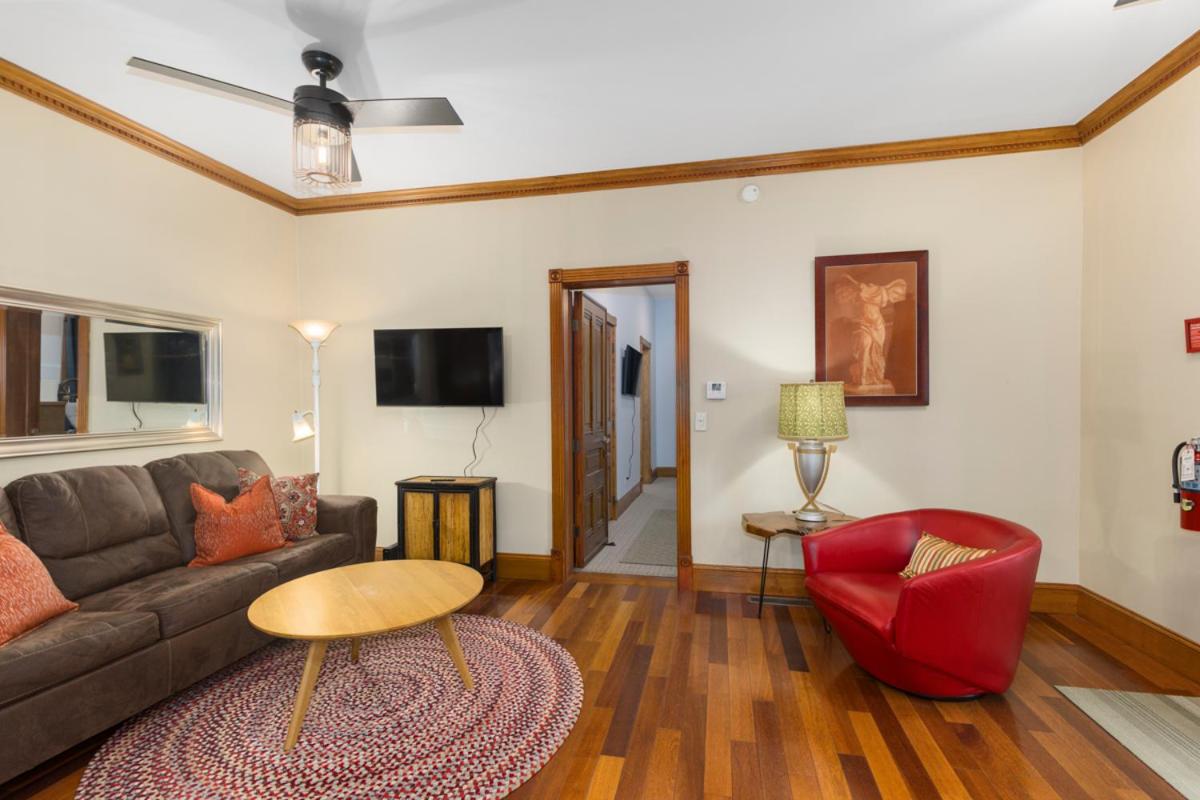 One-Bedroom House photo 1