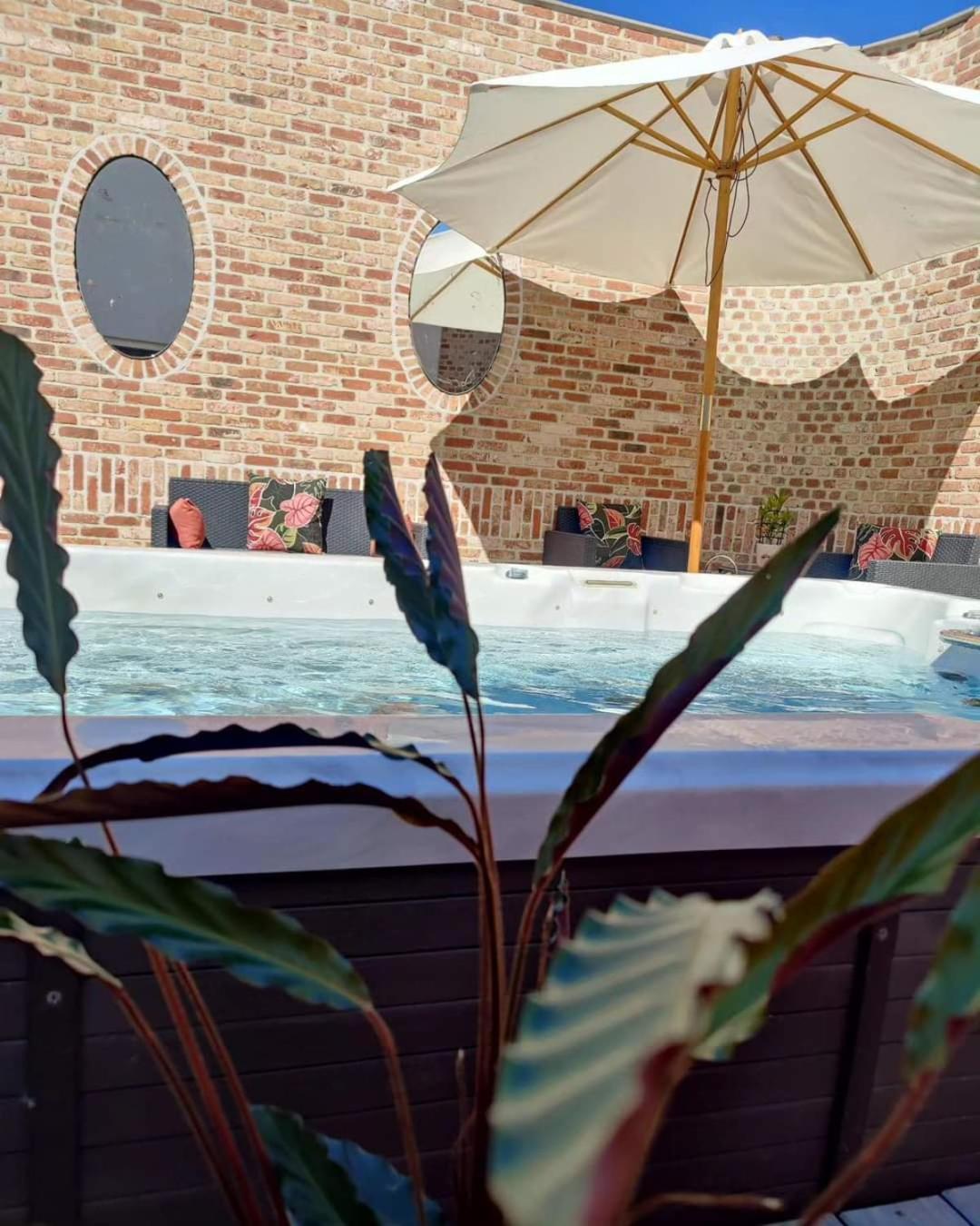Queen Room With Pool View photo 1