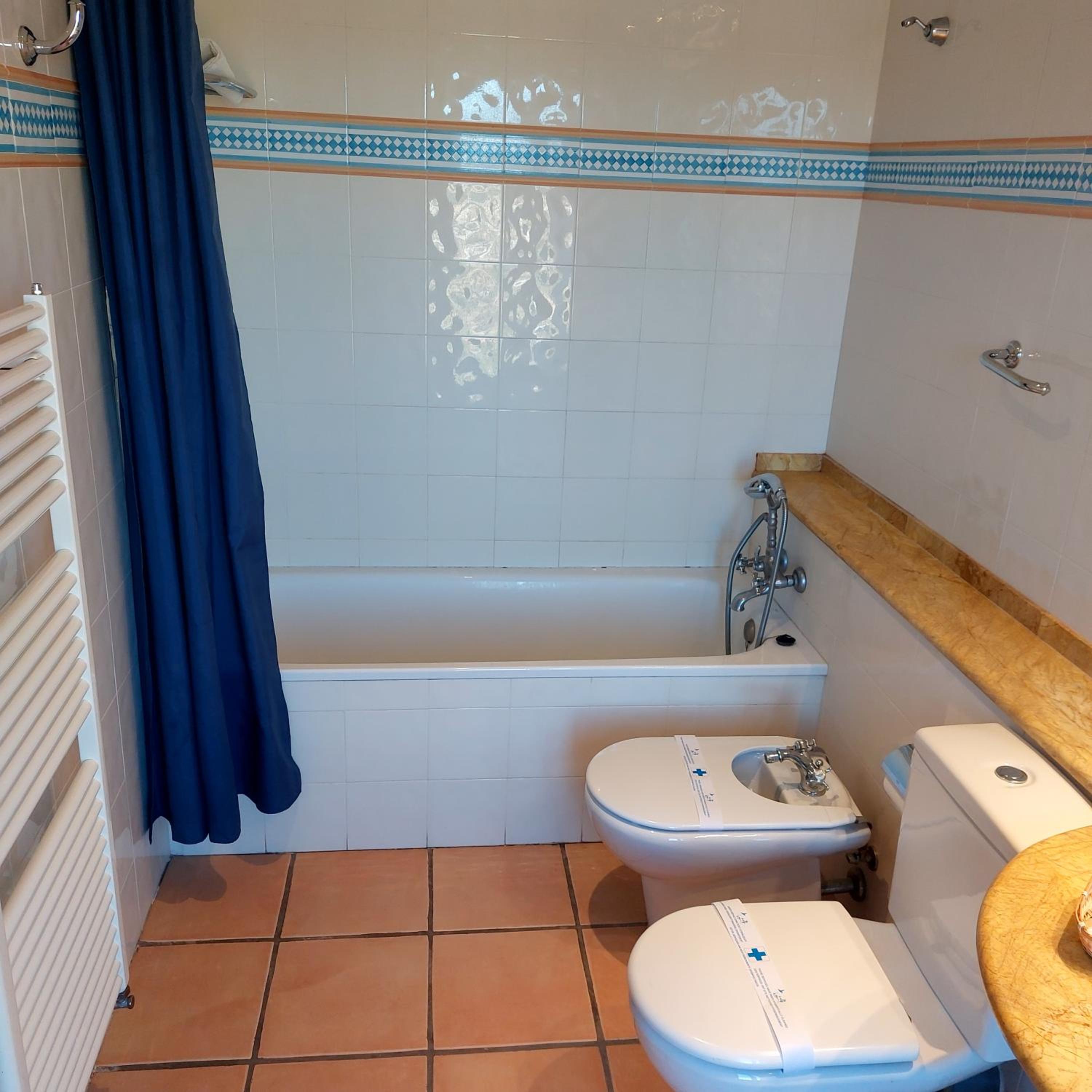 Double or Twin Room photo 3