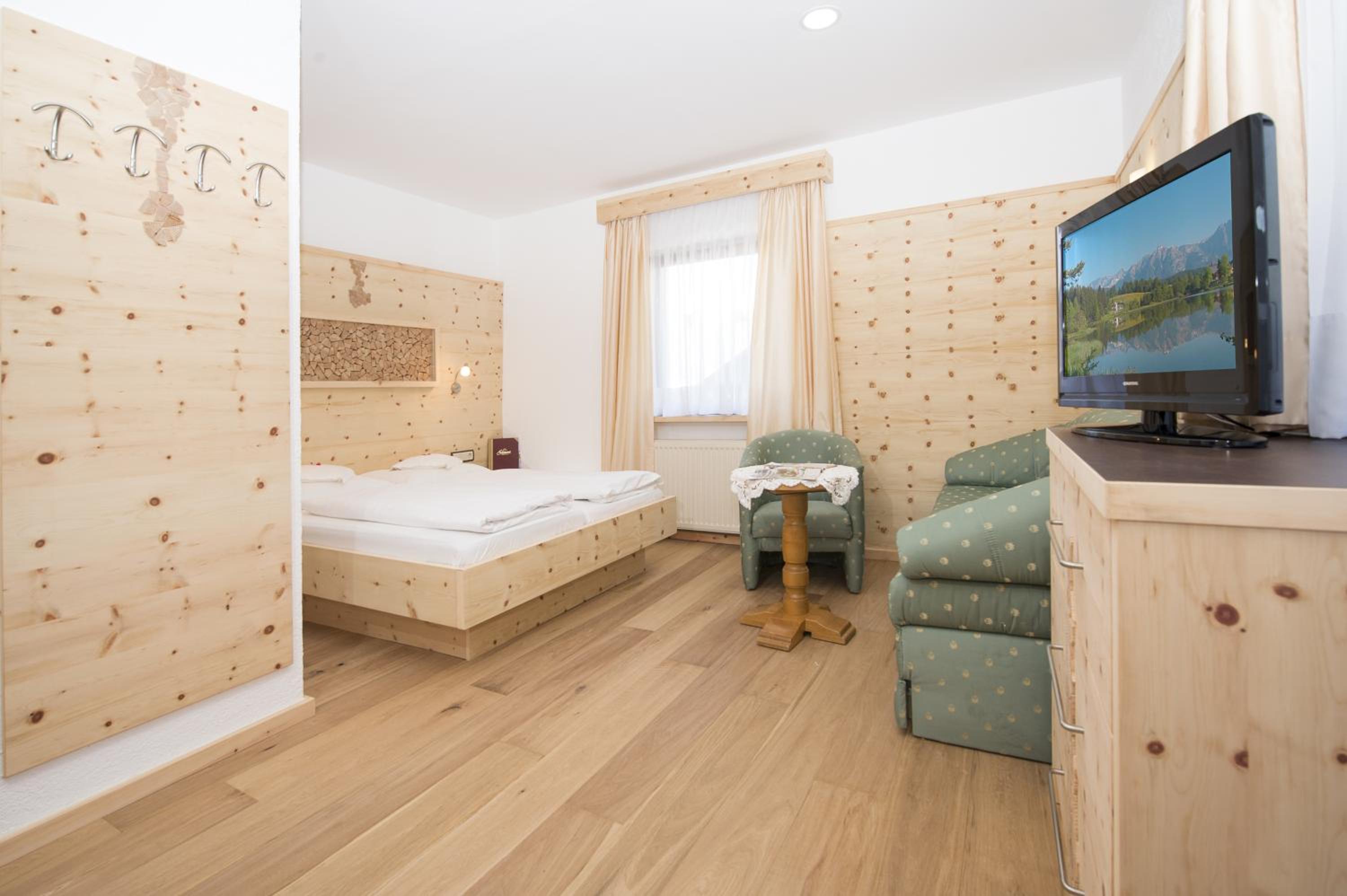 Superior Double Room with Balcony - Photo 5