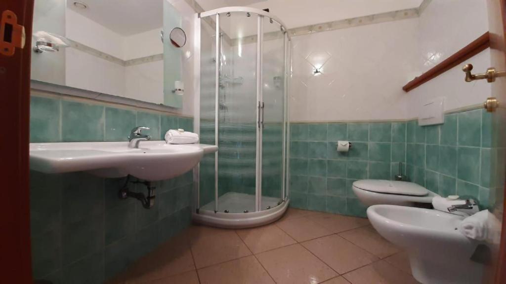 Standard Double Or Twin Room photo 2