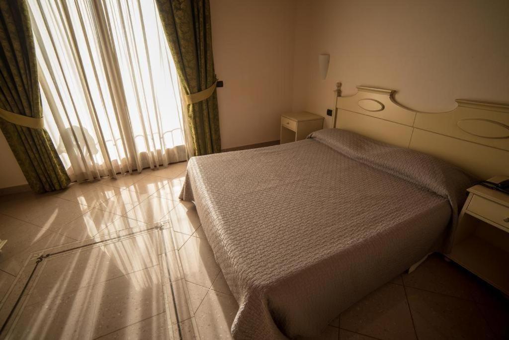 Standard Double Or Twin Room photo 3