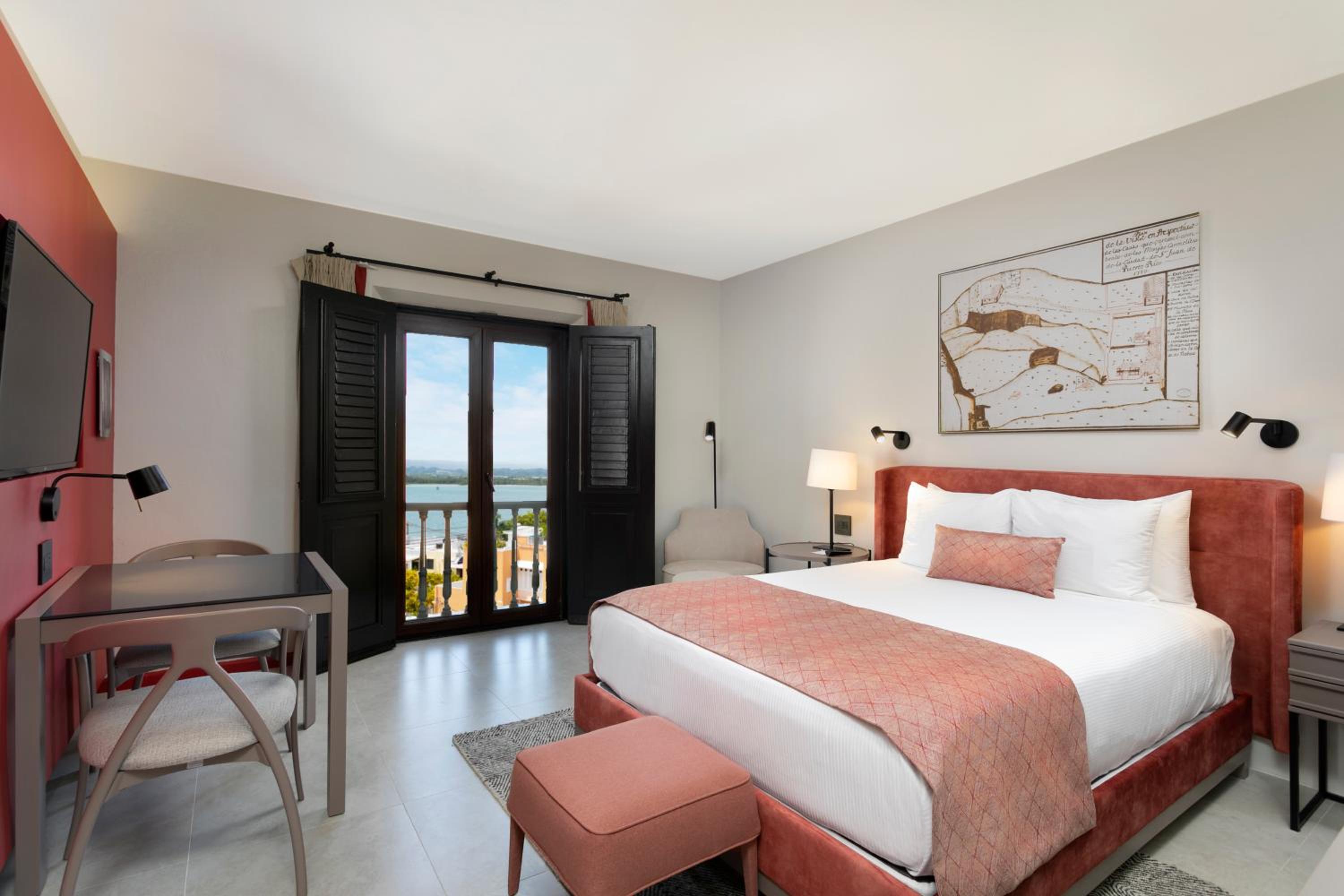 Queen Room with One Queen Bed (Non Smoking)
