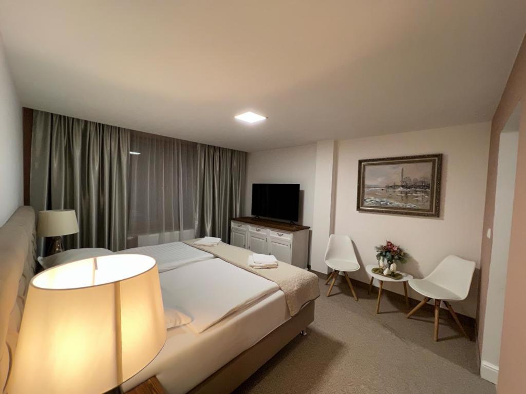 Double or Twin Room with Mountain View photo 1