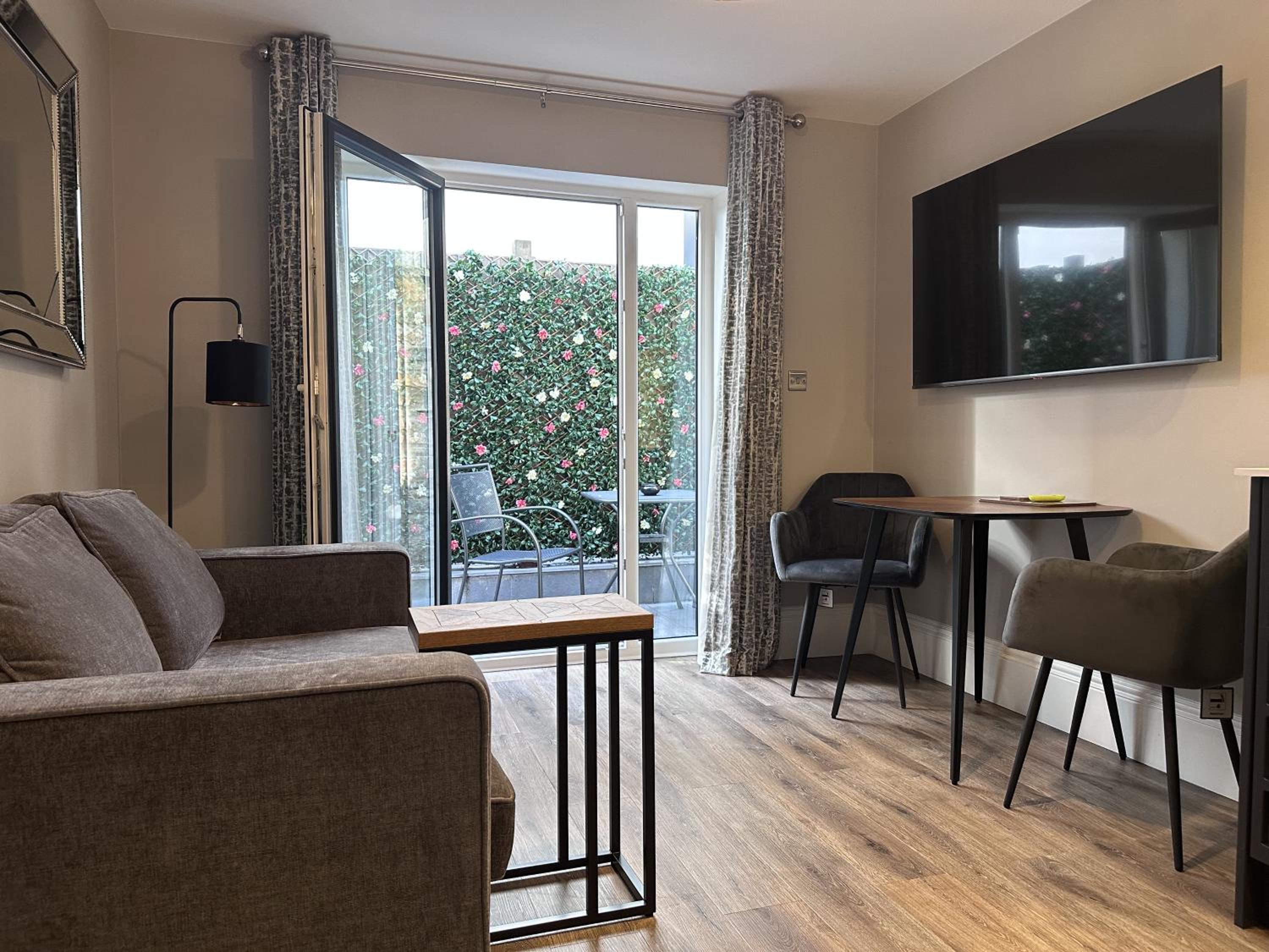 Apartment with Terrace photo 2