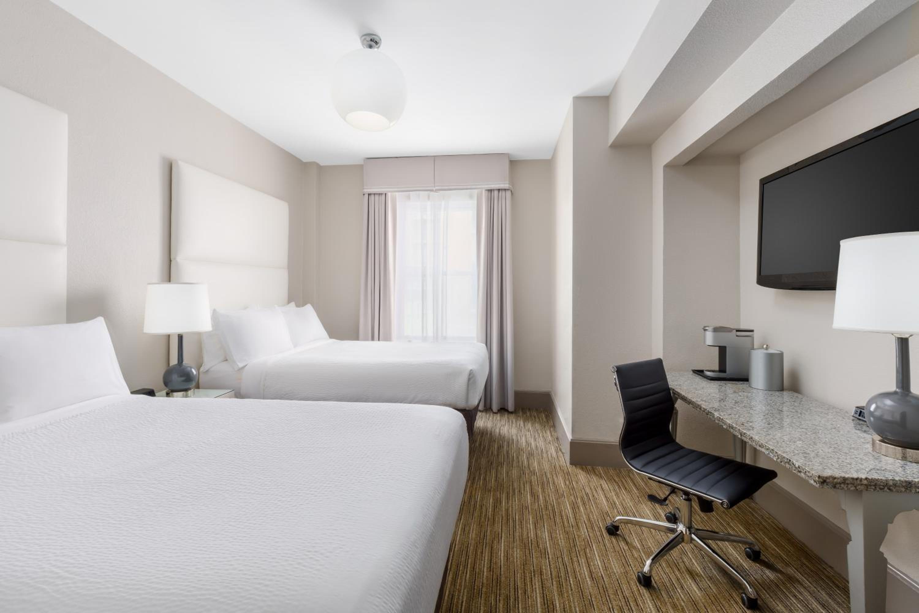 Standard Double Room with Two Double Beds - Photo 4