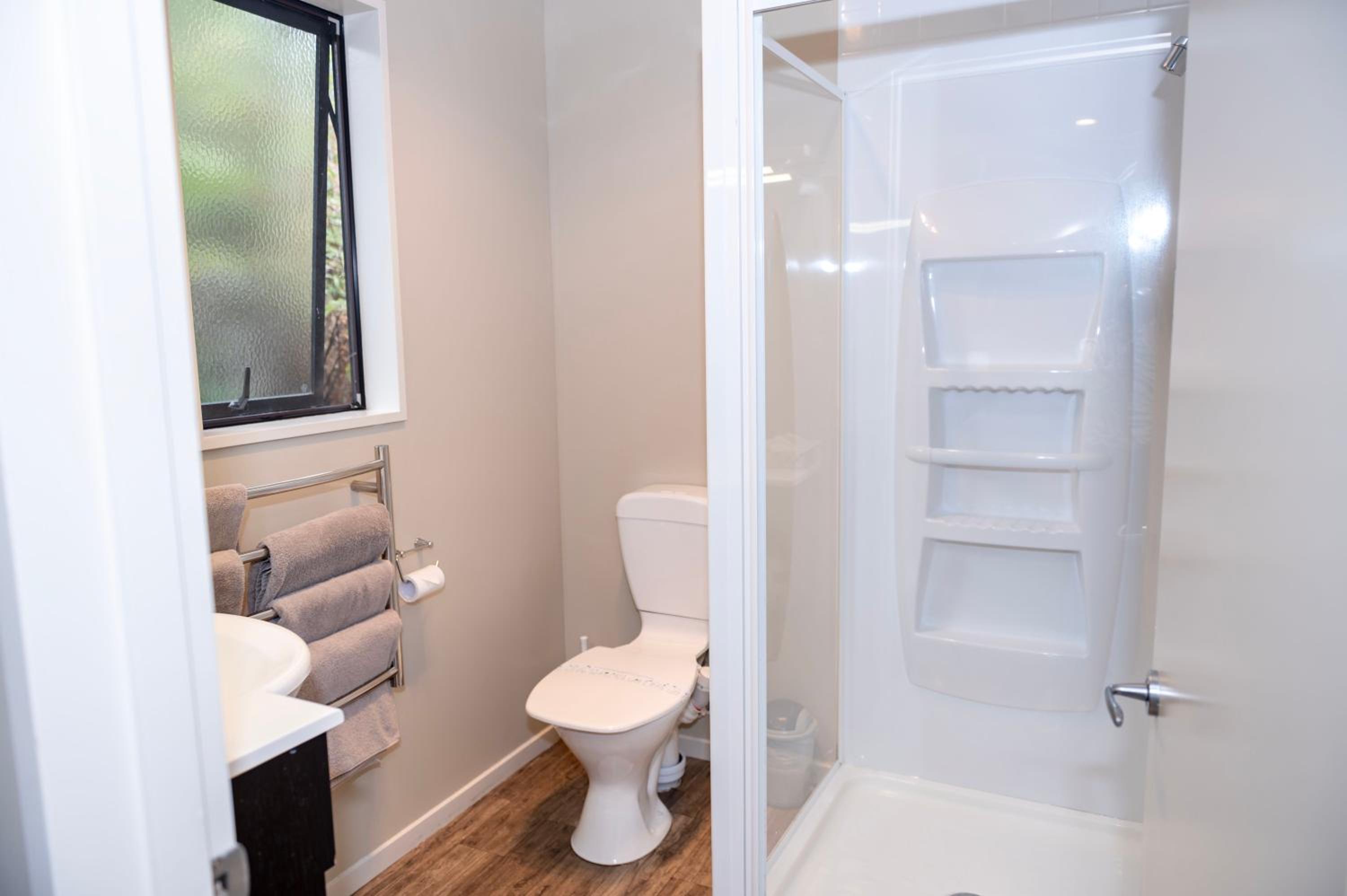 One-Bedroom Apartment - Photo 2