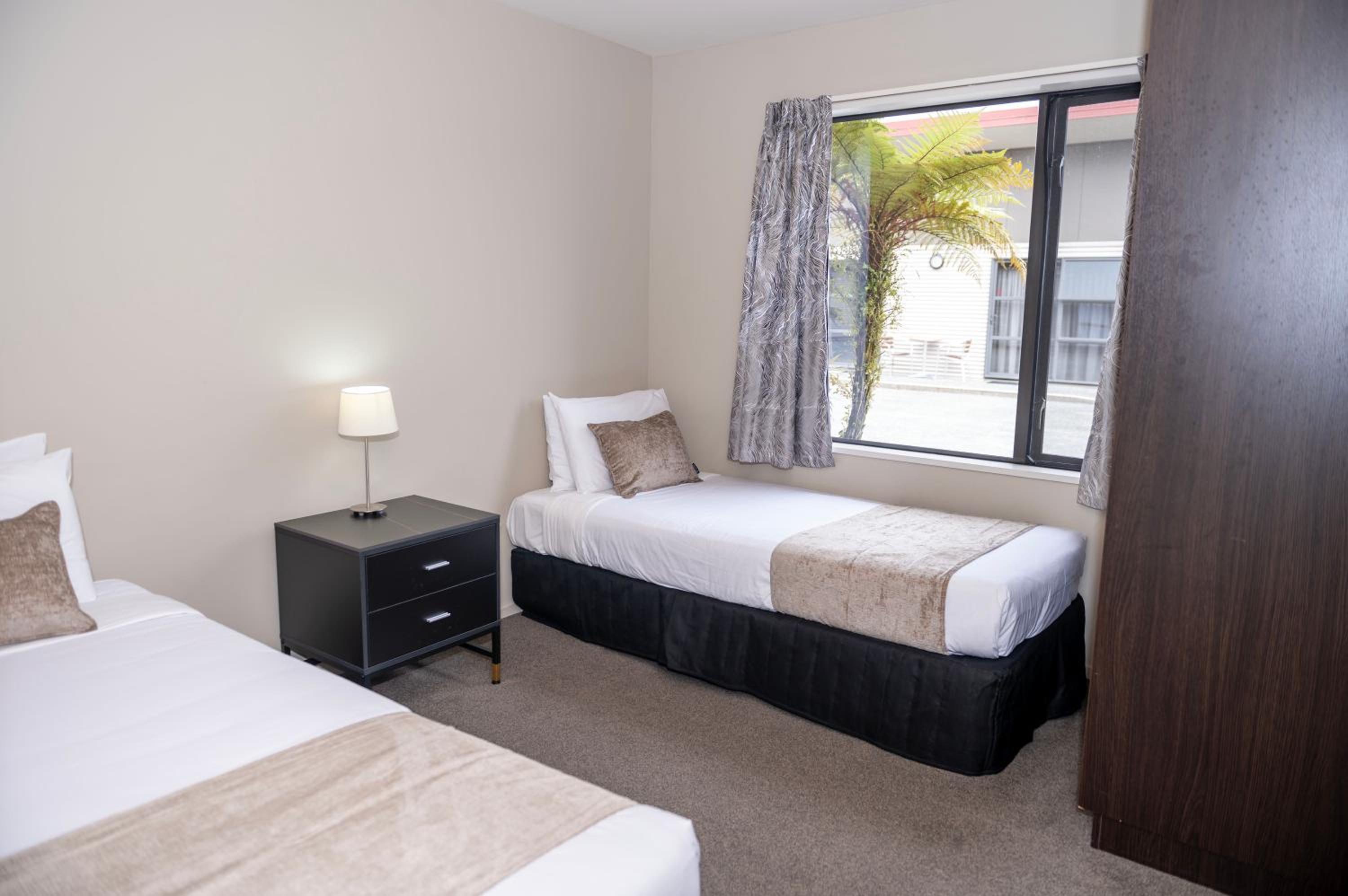 One-Bedroom Apartment - Photo 3
