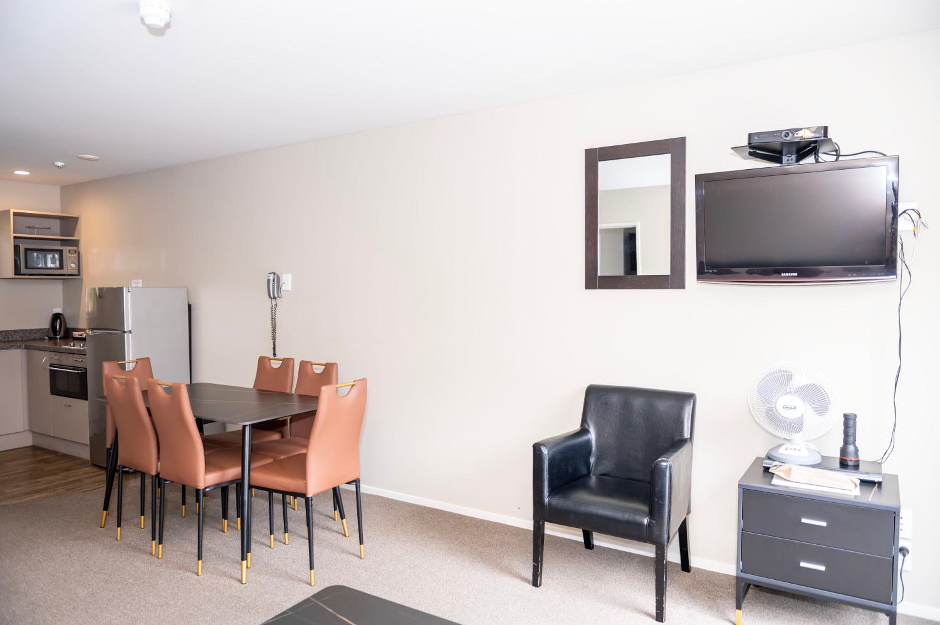 Two-Bedroom Apartment - Photo 2
