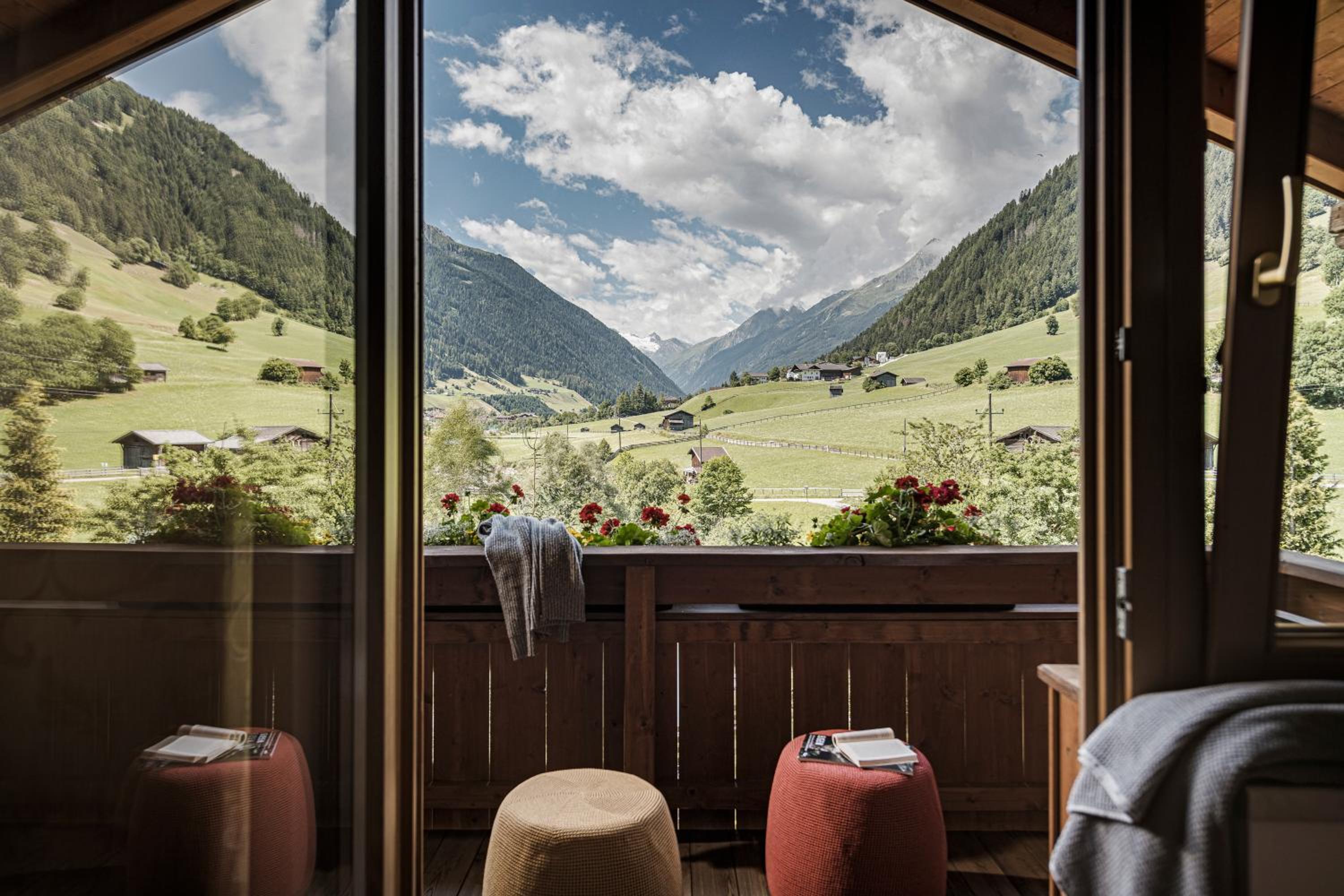 Deluxe Double Room with Balcony photo 2