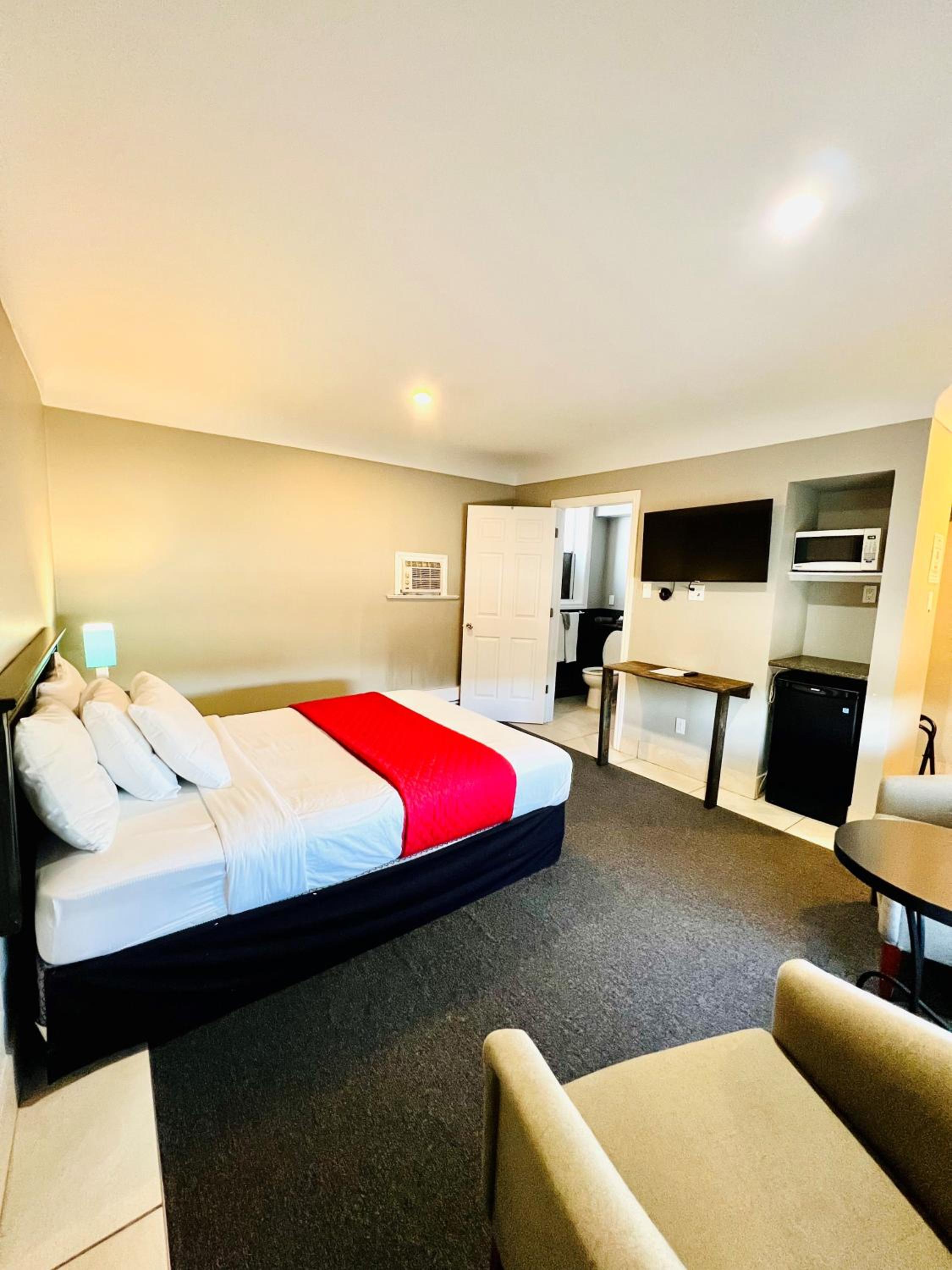 Queen Suite photo 1