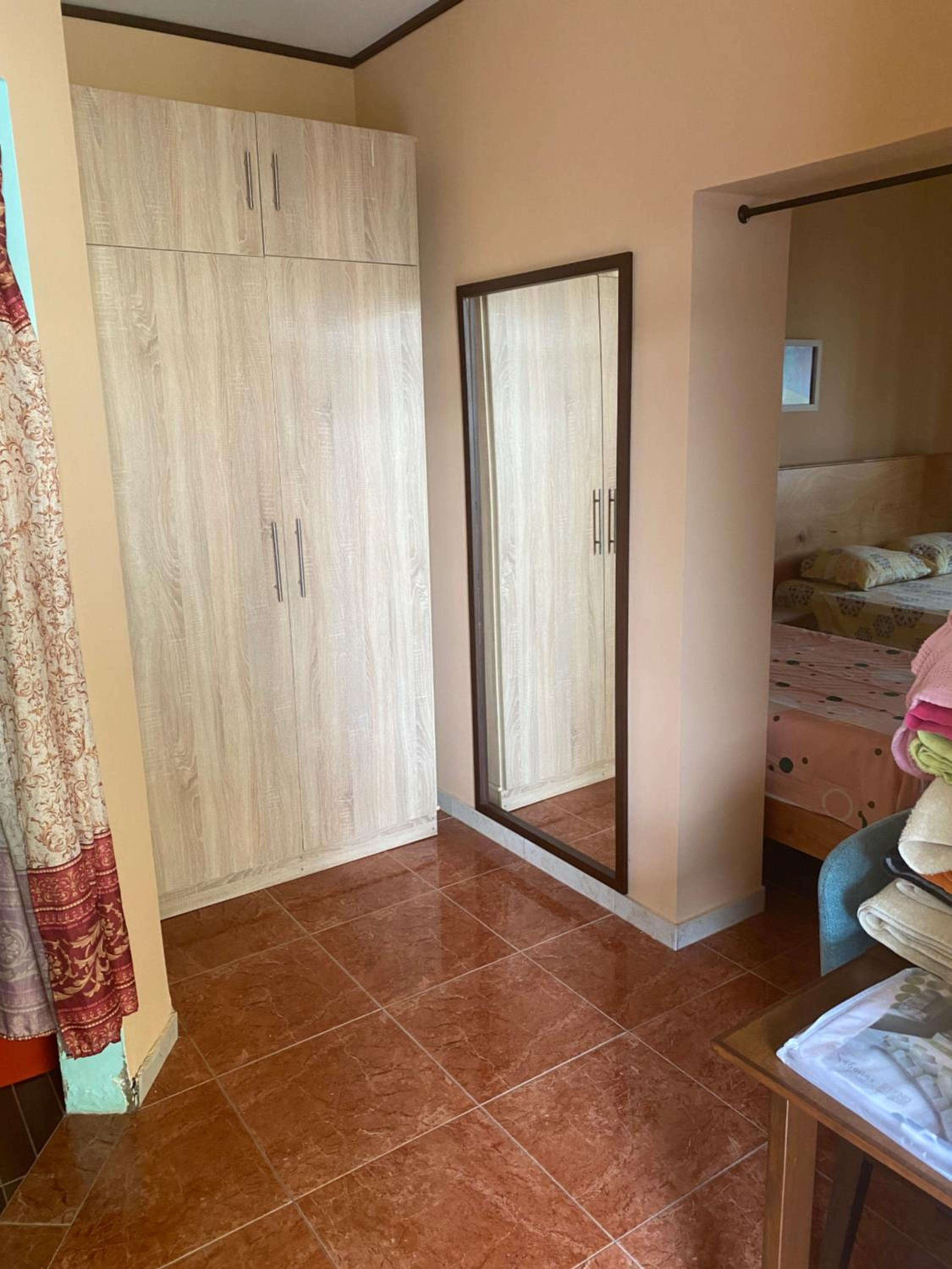Family Room with Private Bathroom photo 3