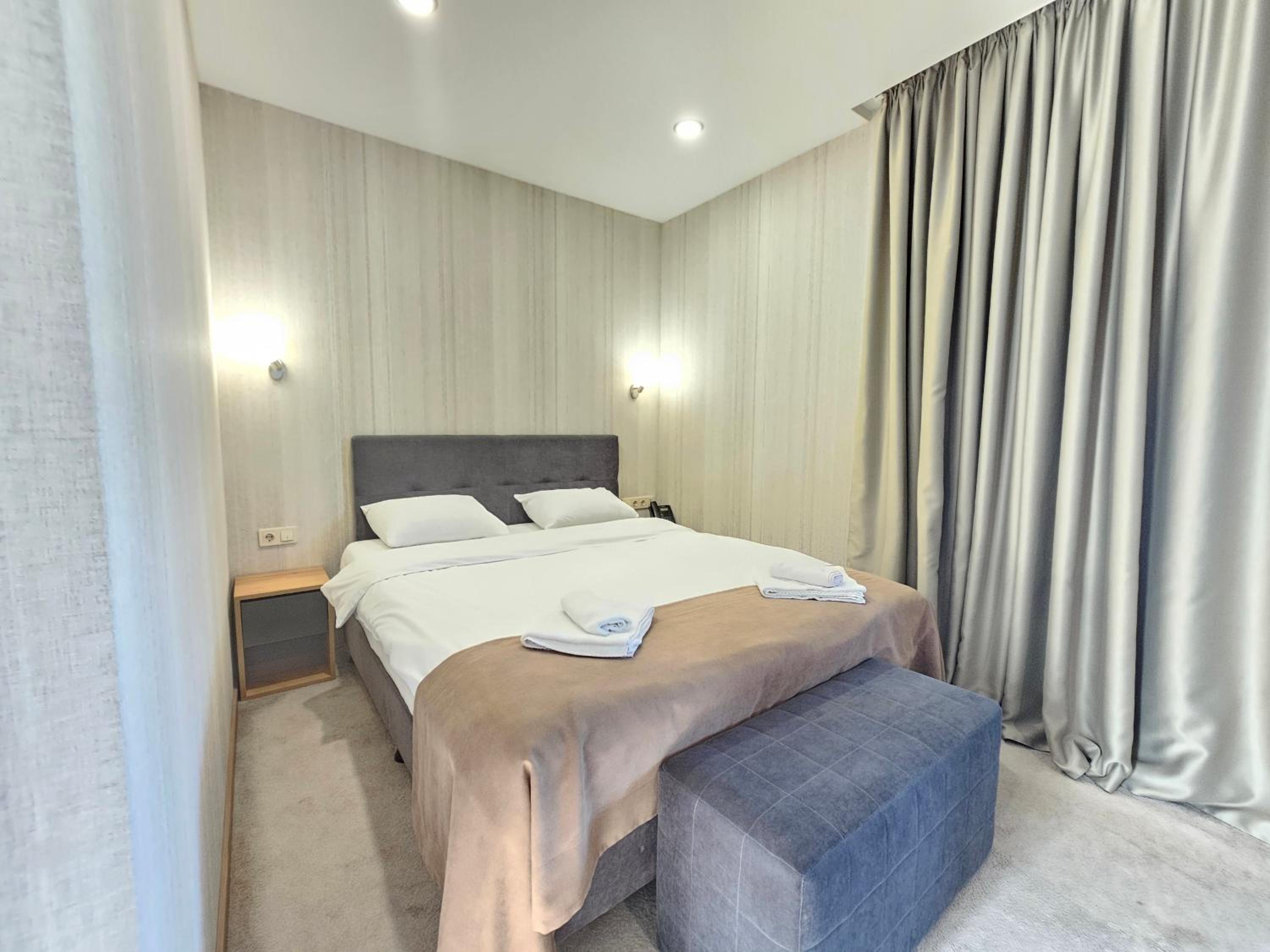 King Room with Spa Bath